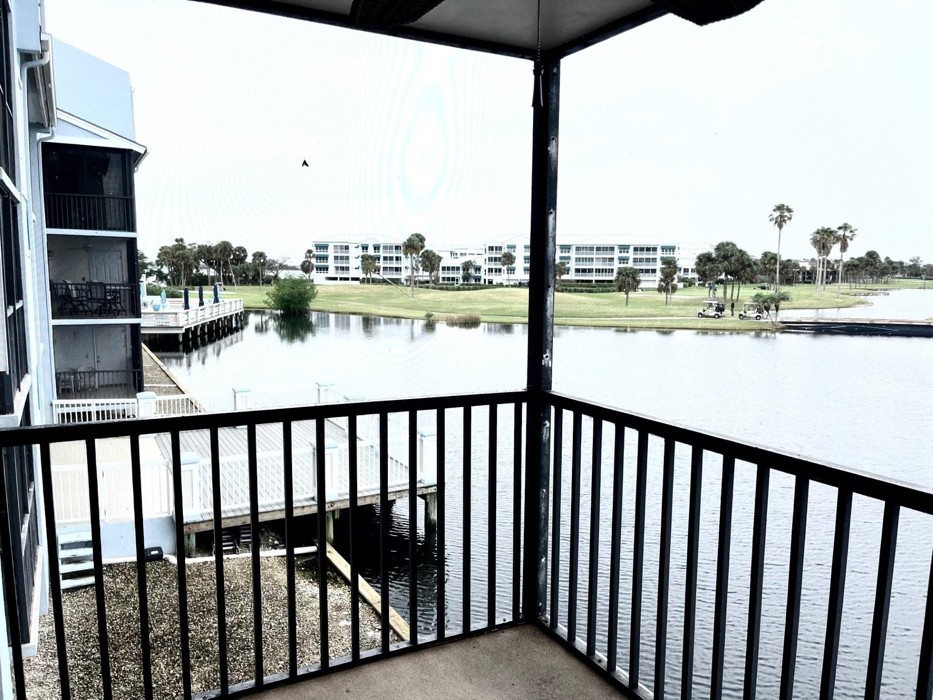 40 NE Plantation #208, Stuart FL 34996