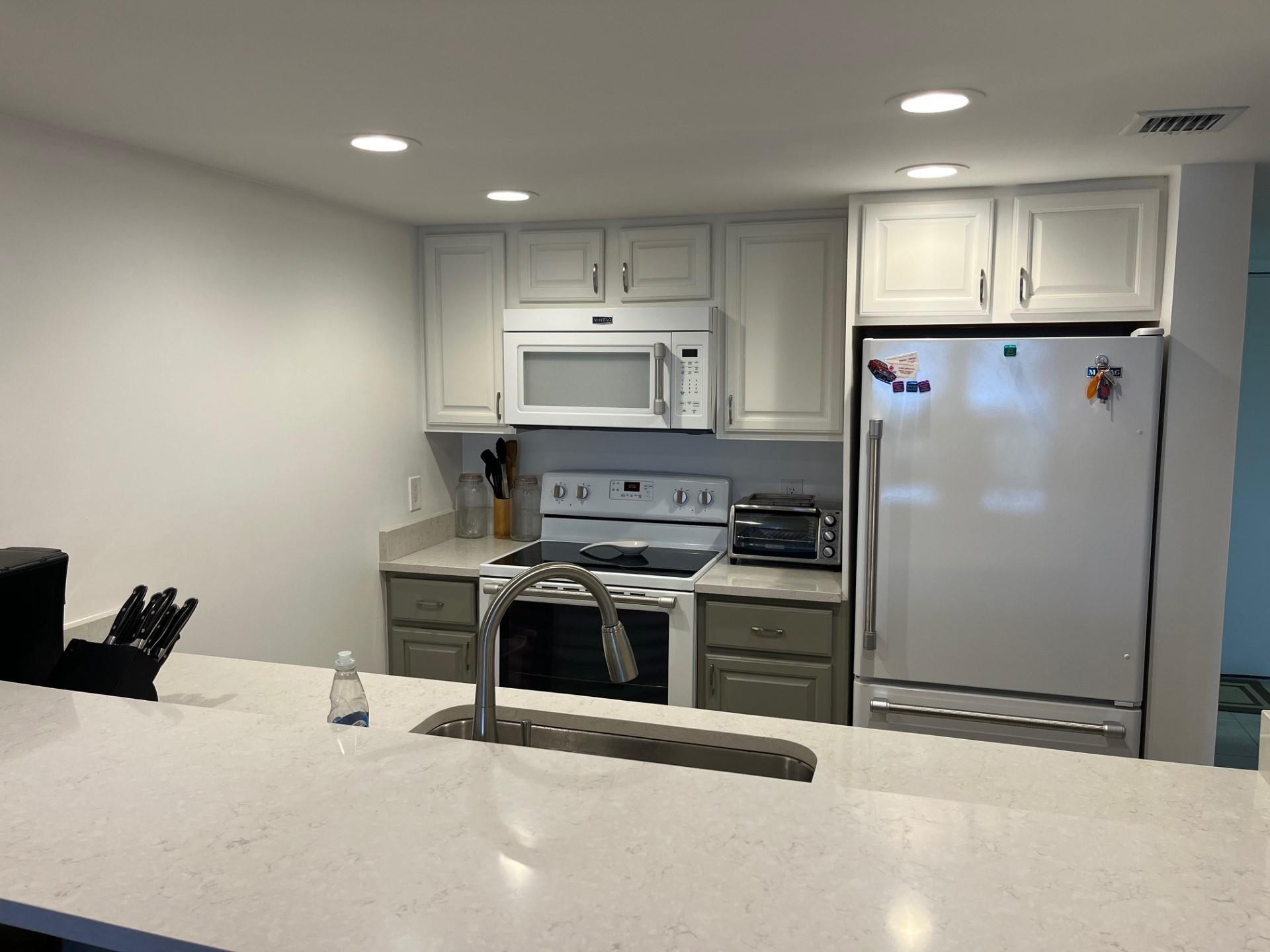 40 NE Plantation #208, Stuart FL 34996