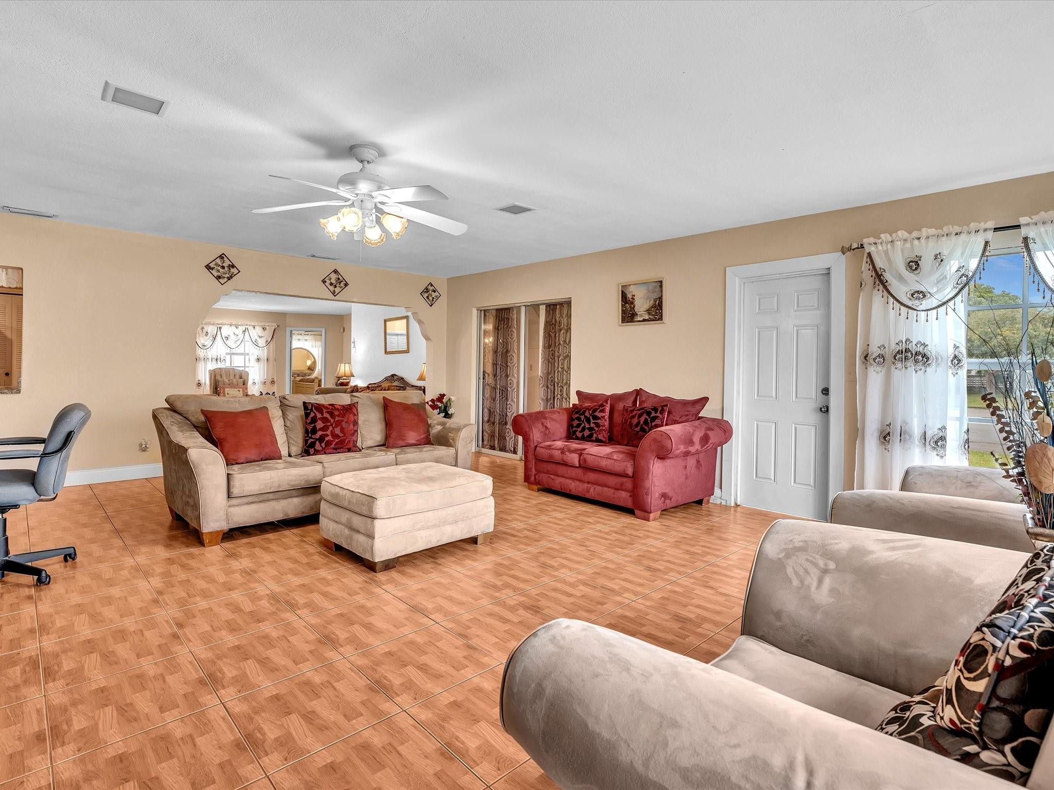 4220 NW 49th, Lauderdale Lakes FL 33319