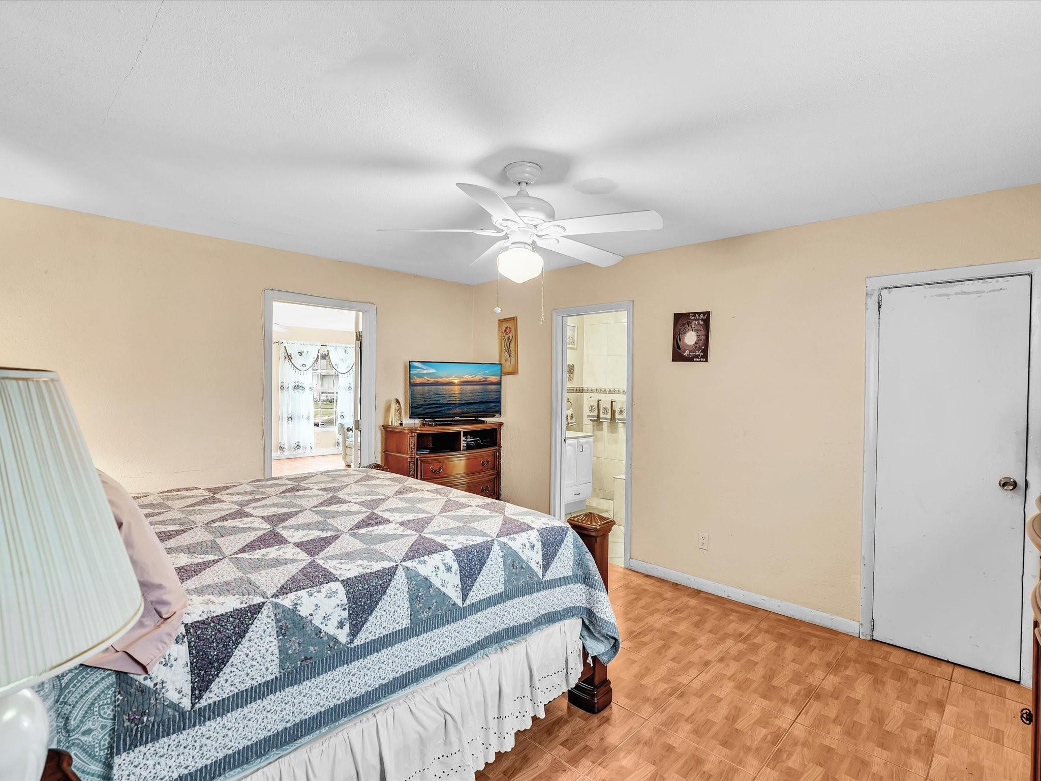 4220 NW 49th, Lauderdale Lakes FL 33319