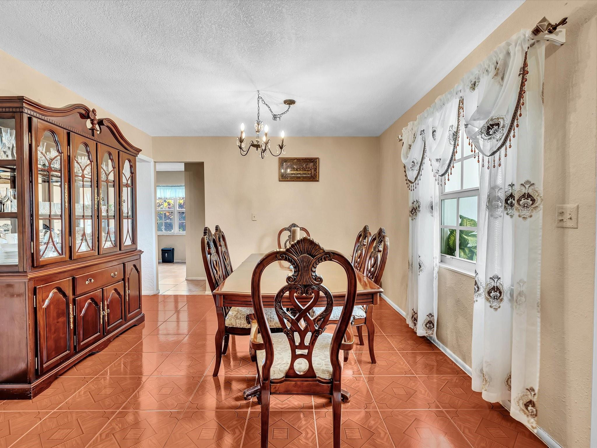 4220 NW 49th, Lauderdale Lakes FL 33319
