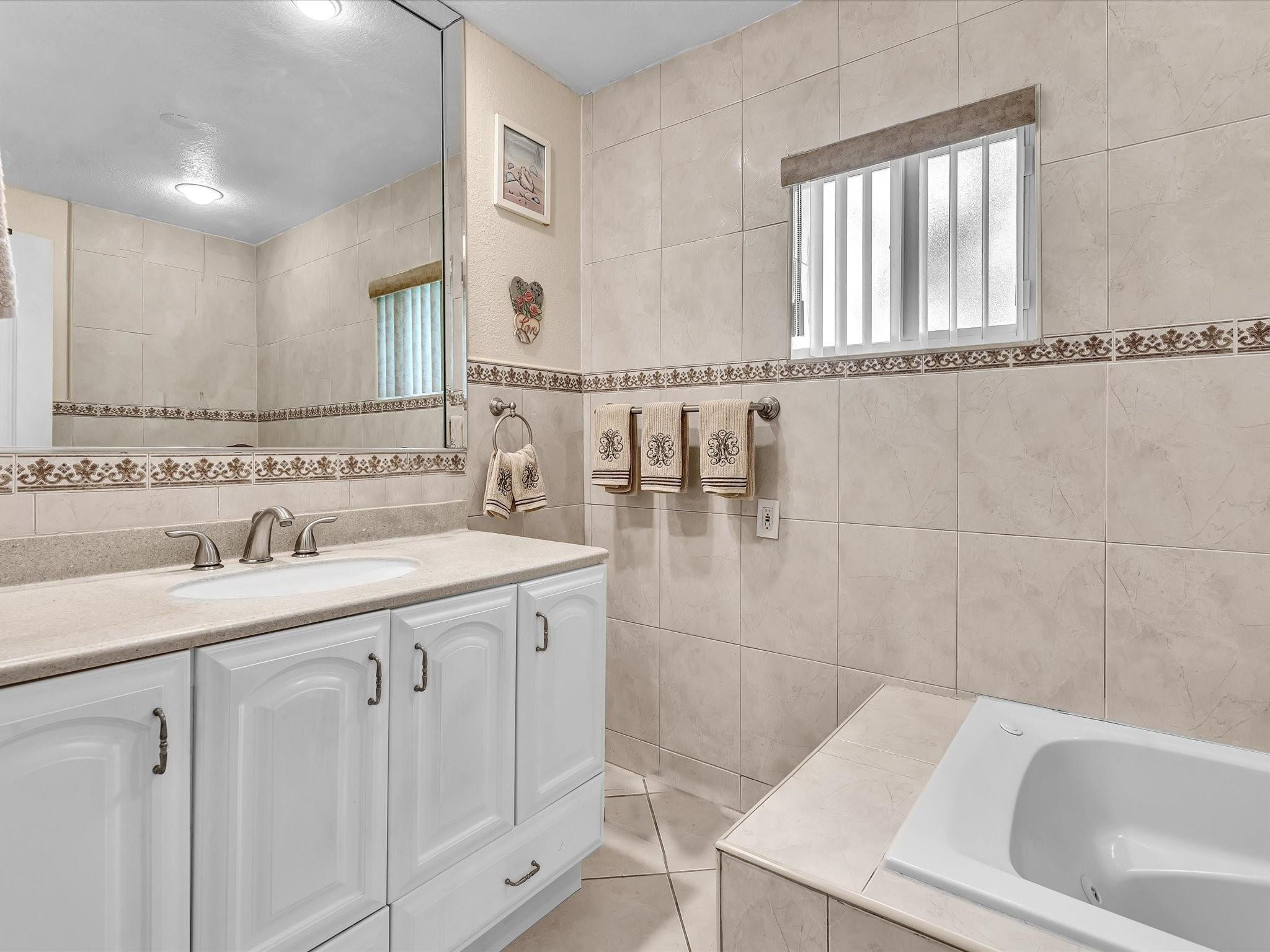 4220 NW 49th, Lauderdale Lakes FL 33319