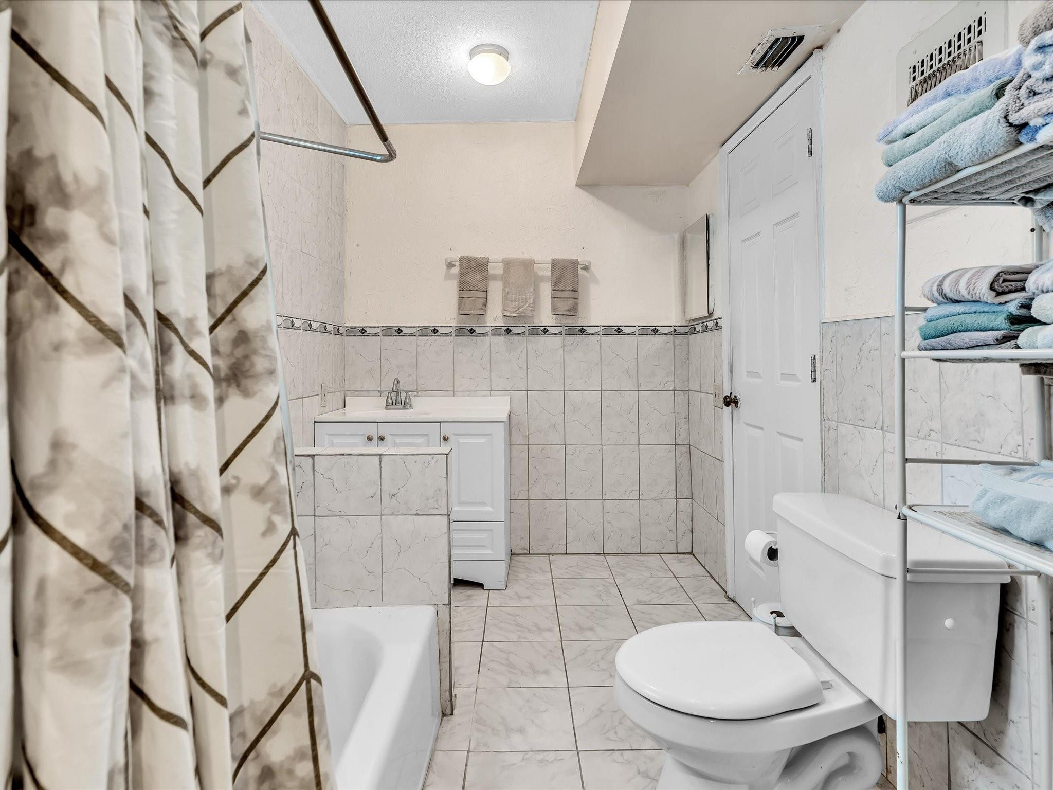 4220 NW 49th, Lauderdale Lakes FL 33319