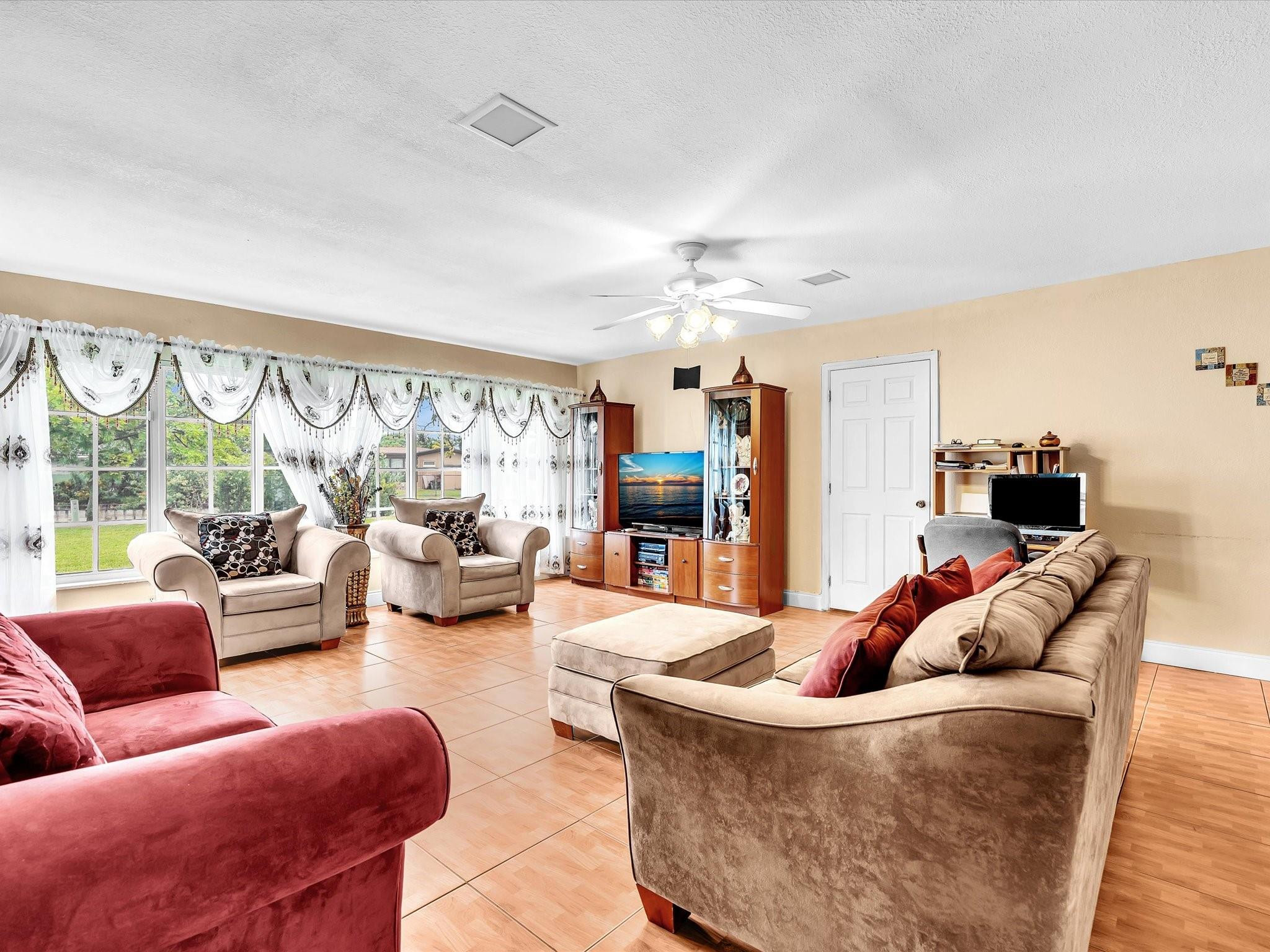 4220 NW 49th, Lauderdale Lakes FL 33319