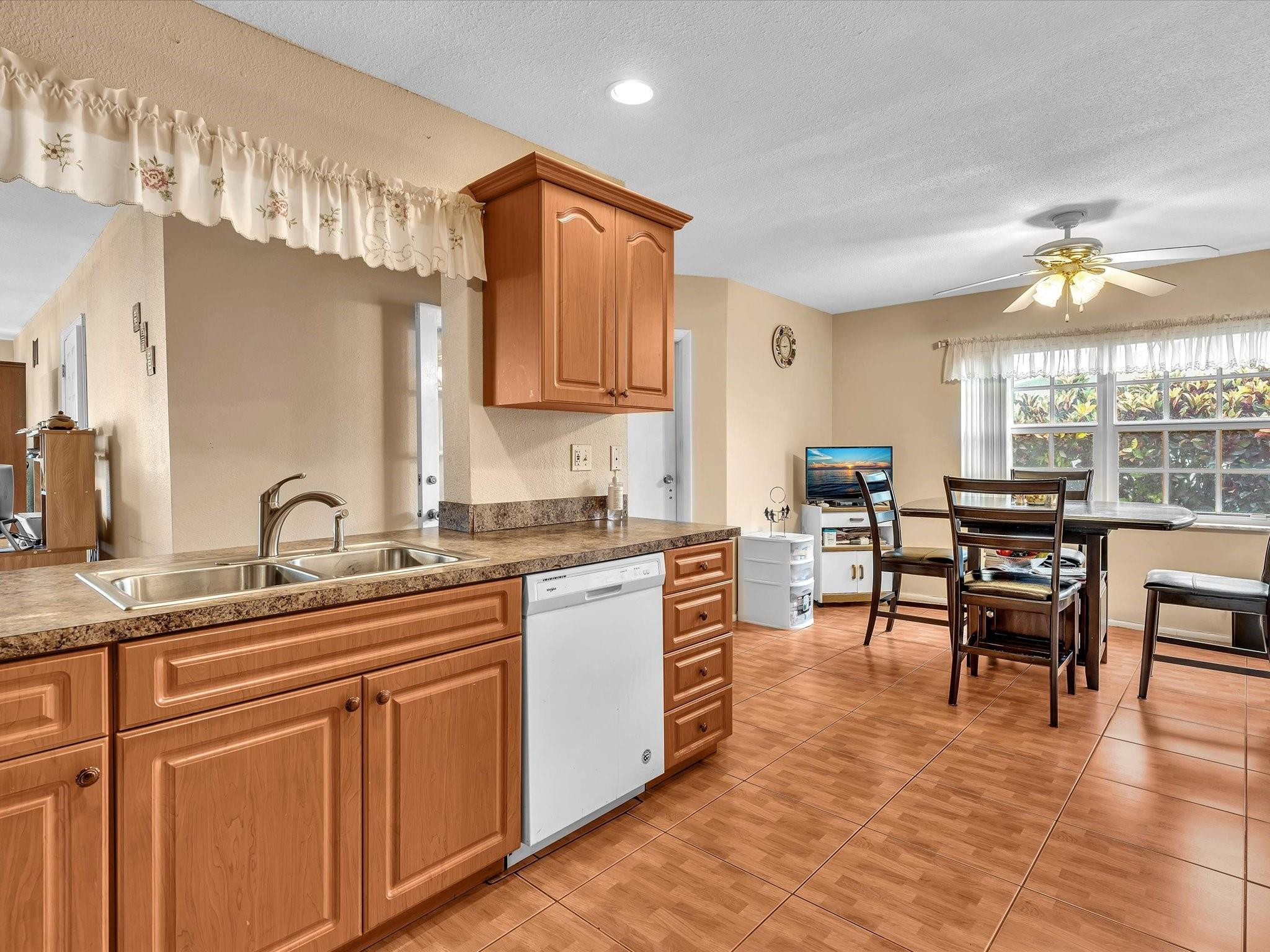 4220 NW 49th, Lauderdale Lakes FL 33319