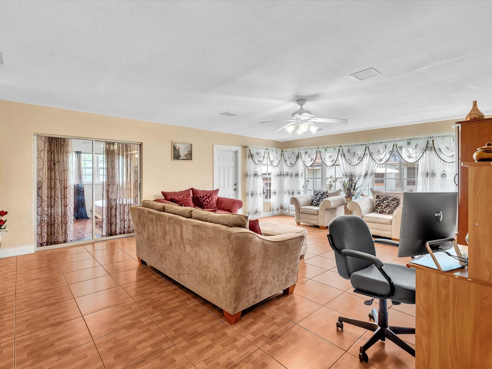 4220 NW 49th, Lauderdale Lakes FL 33319