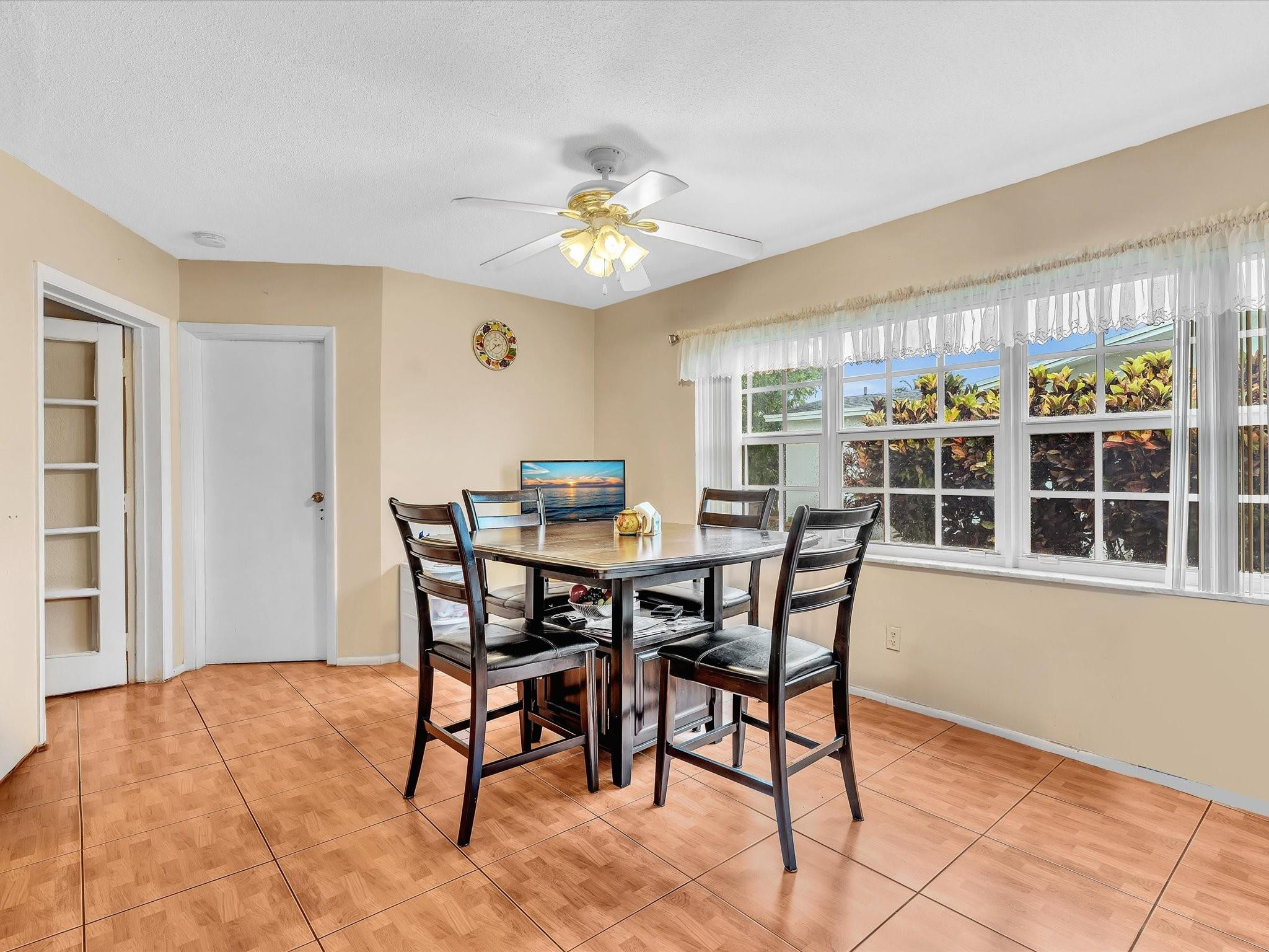 4220 NW 49th, Lauderdale Lakes FL 33319