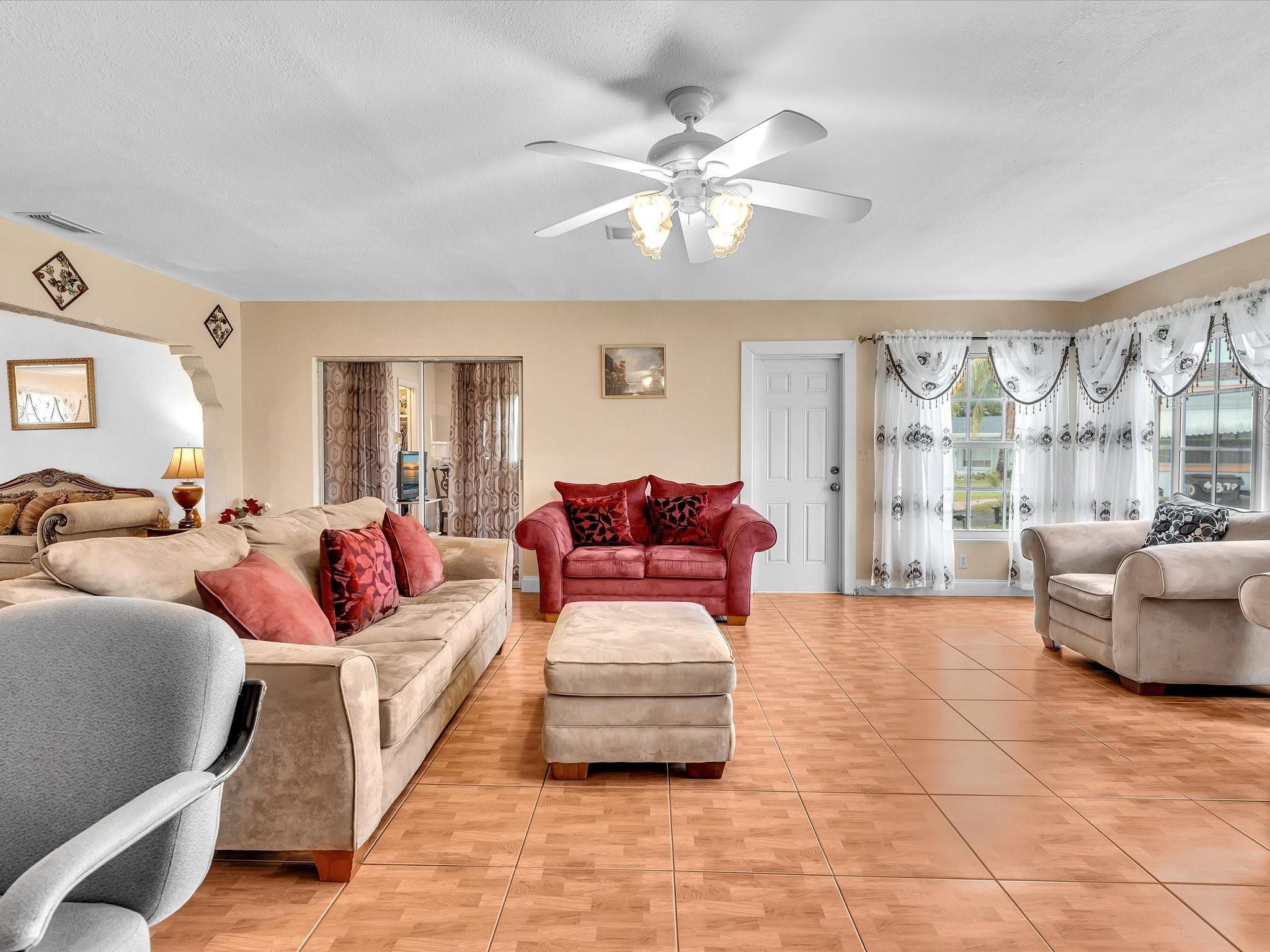 4220 NW 49th, Lauderdale Lakes FL 33319