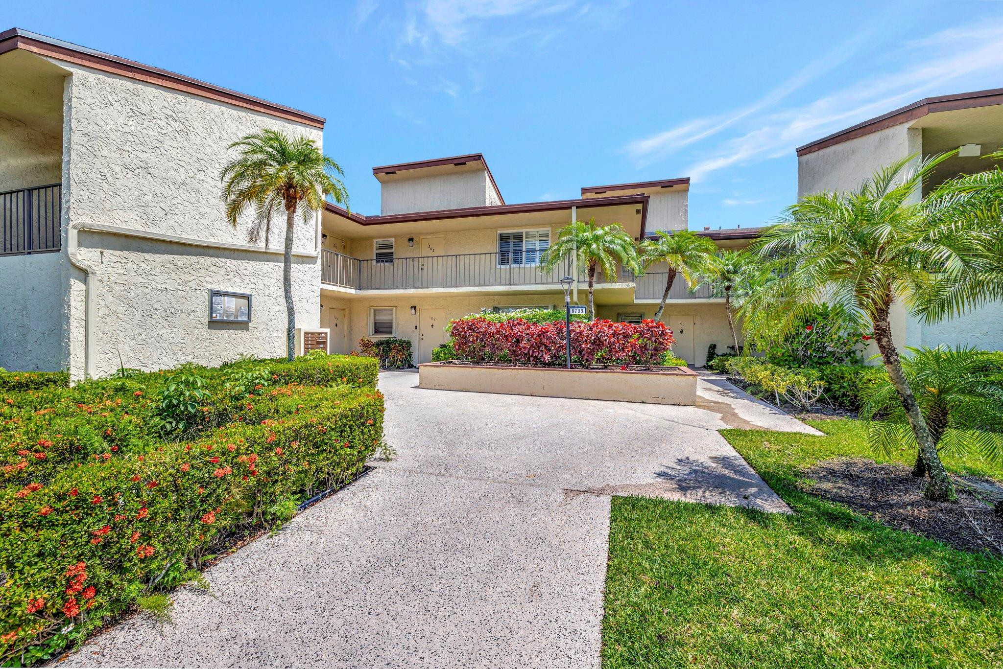8799 Holly #202, Tamarac FL 33321