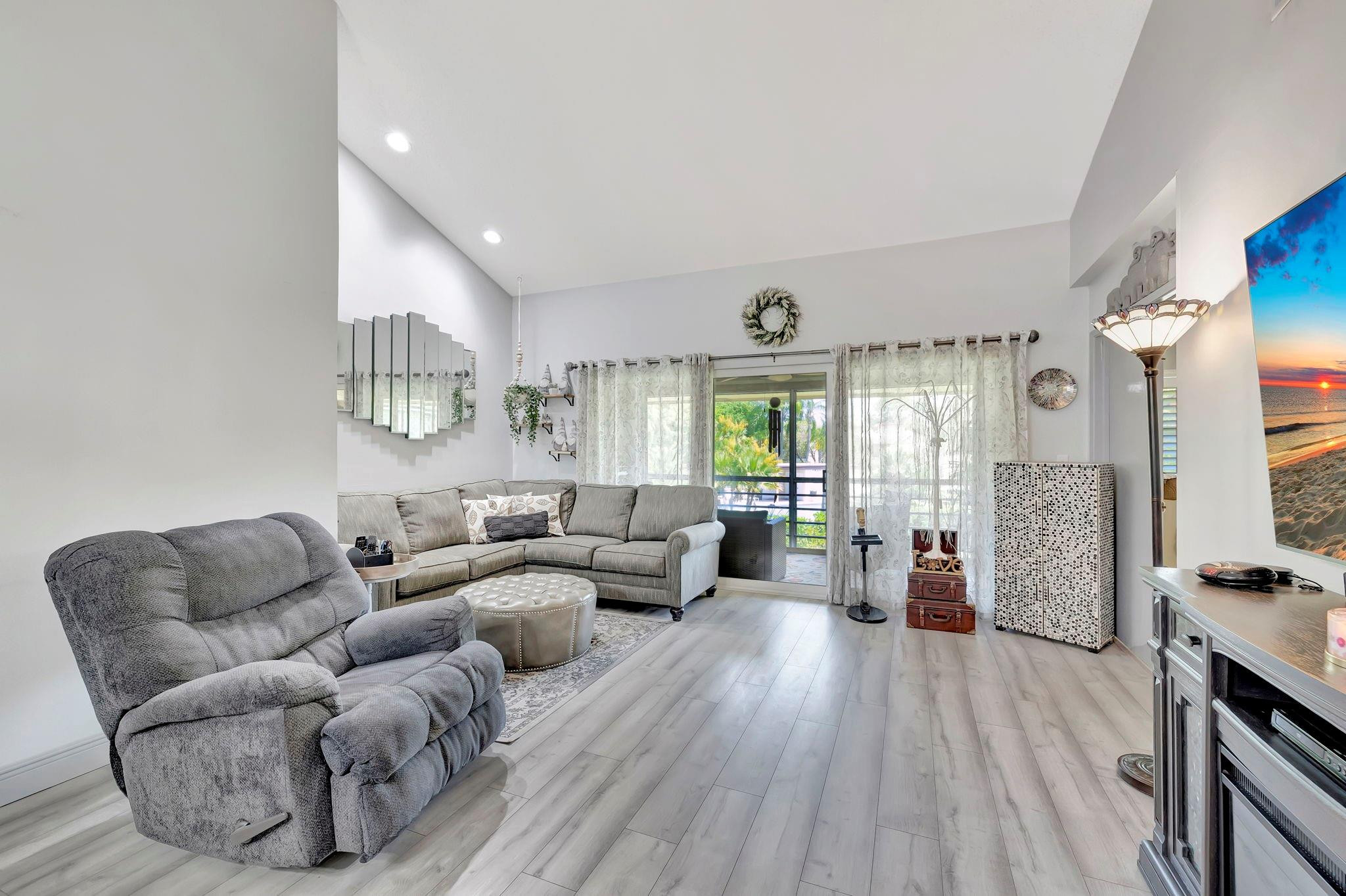 8799 Holly #202, Tamarac FL 33321
