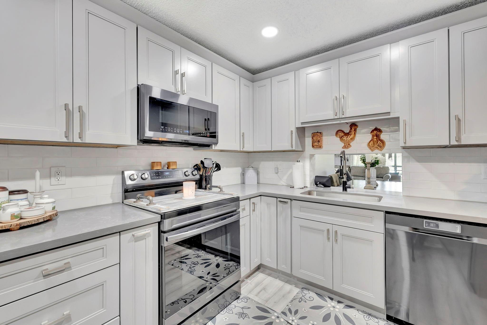 8799 Holly #202, Tamarac FL 33321