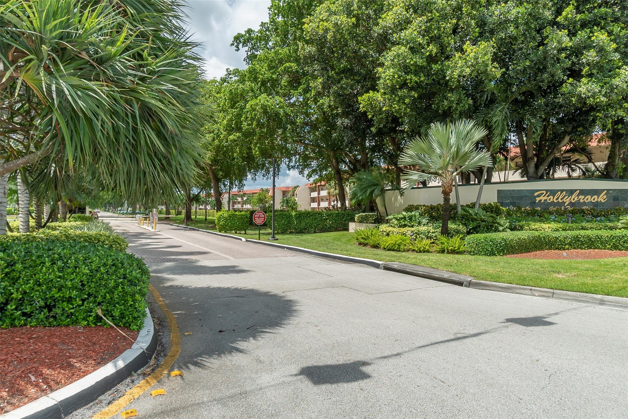 820 S Hollybrook #209, Pembroke Pines FL 33025