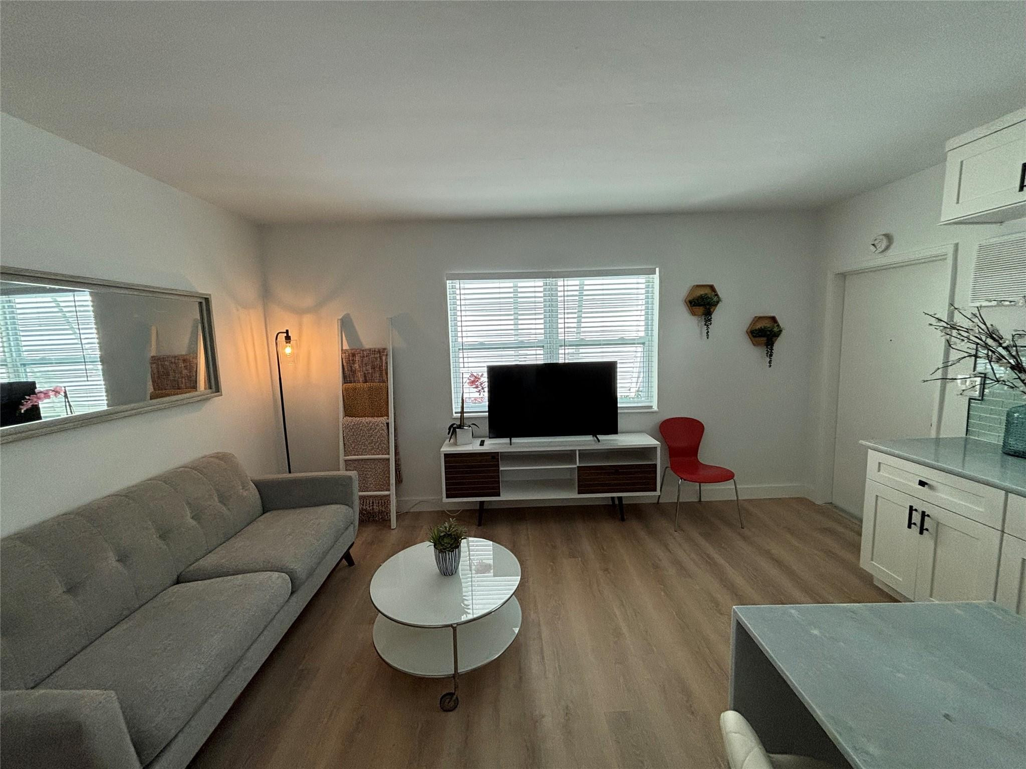 1315 SE 2nd #REAR WEST, Fort Lauderdale FL 33301