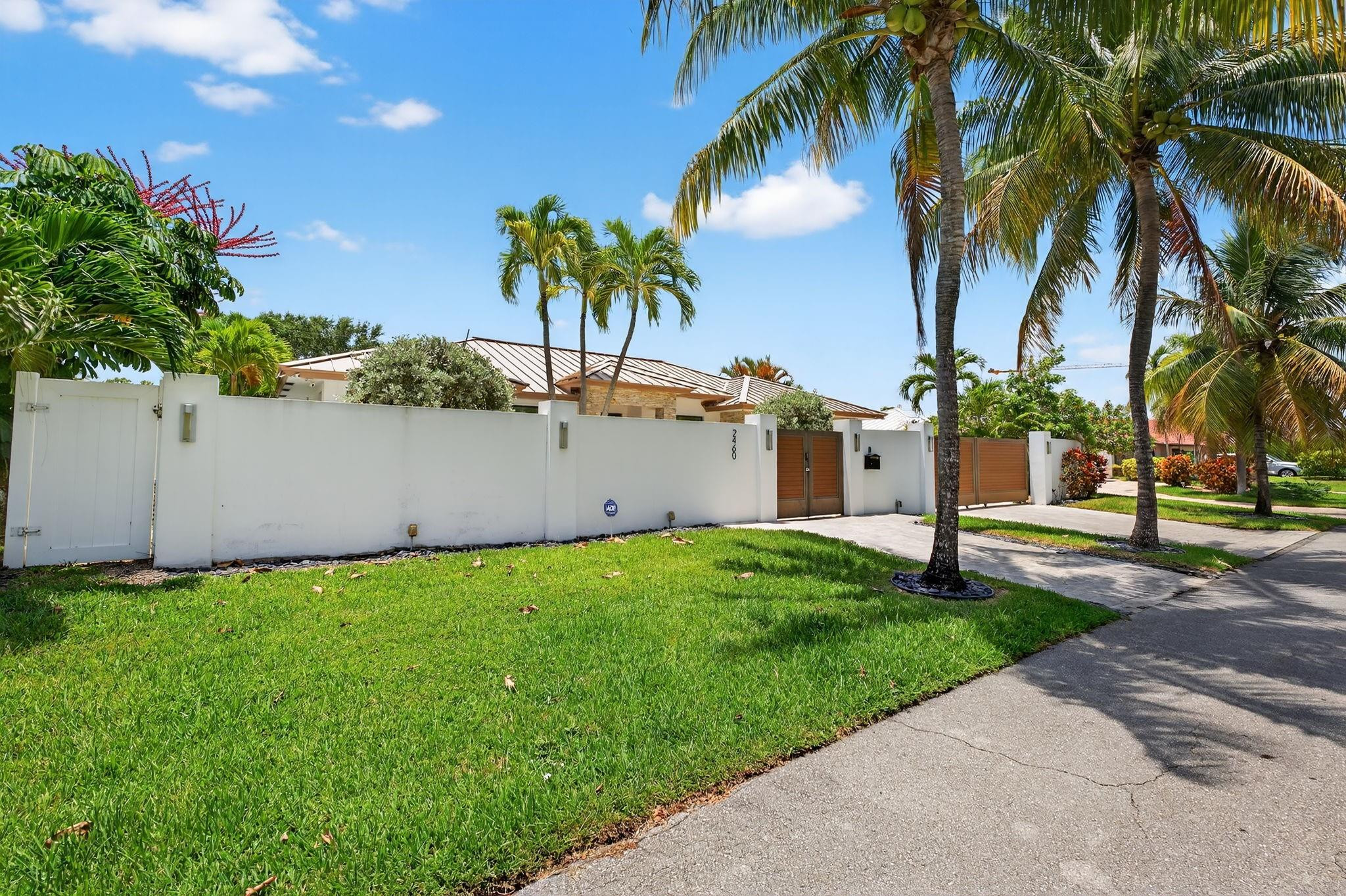 2460 NE 36th, Fort Lauderdale FL 33308