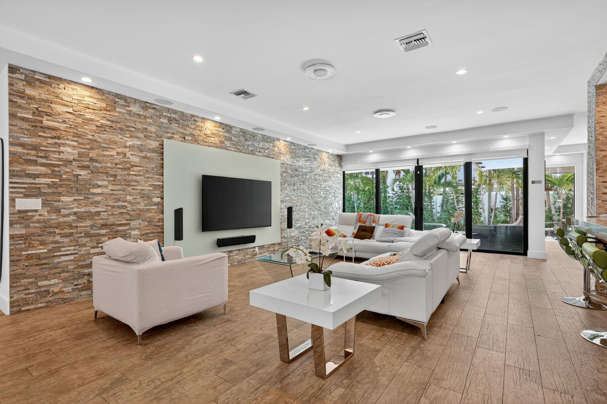2460 NE 36th, Fort Lauderdale FL 33308
