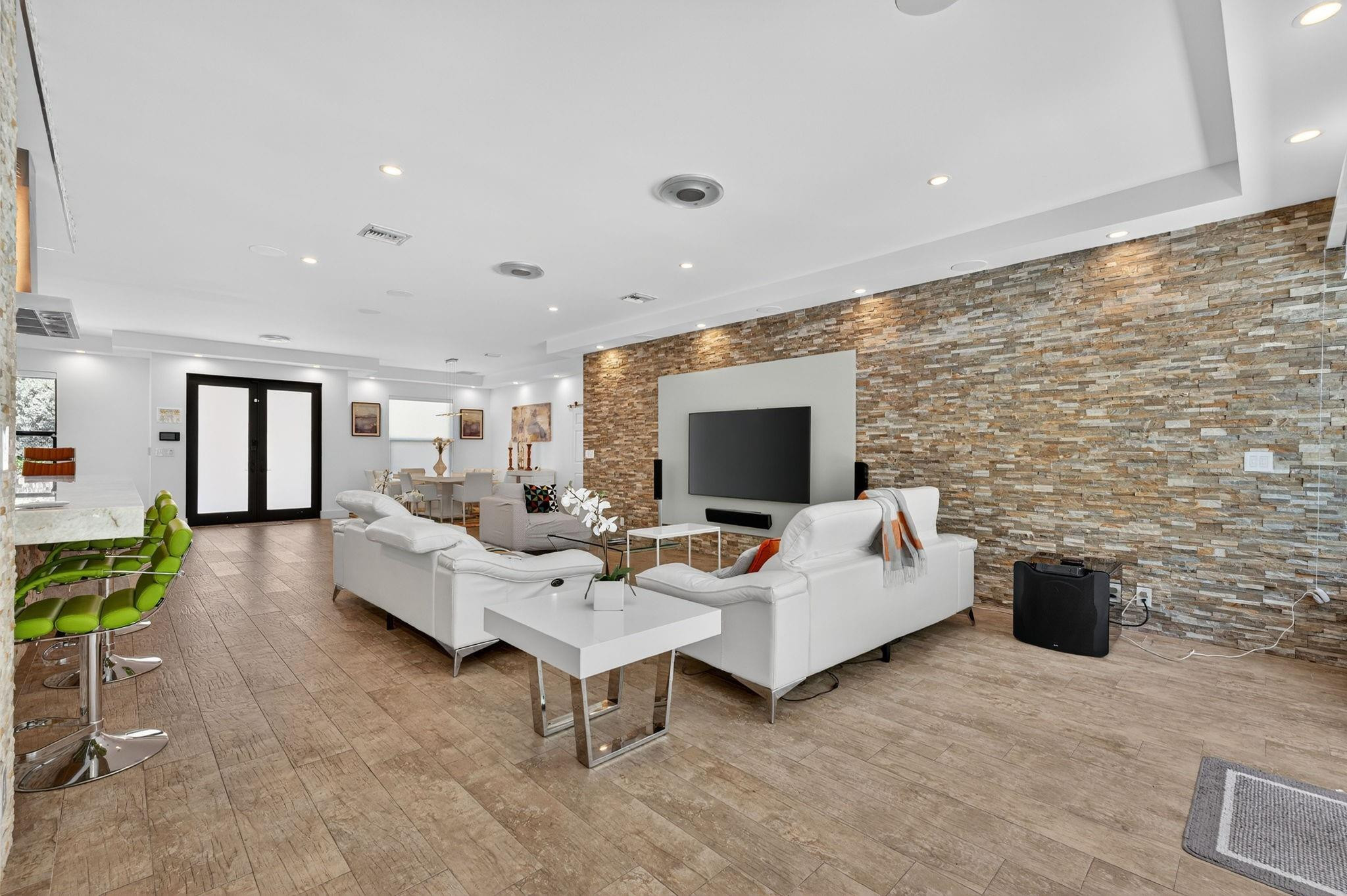 2460 NE 36th, Fort Lauderdale FL 33308