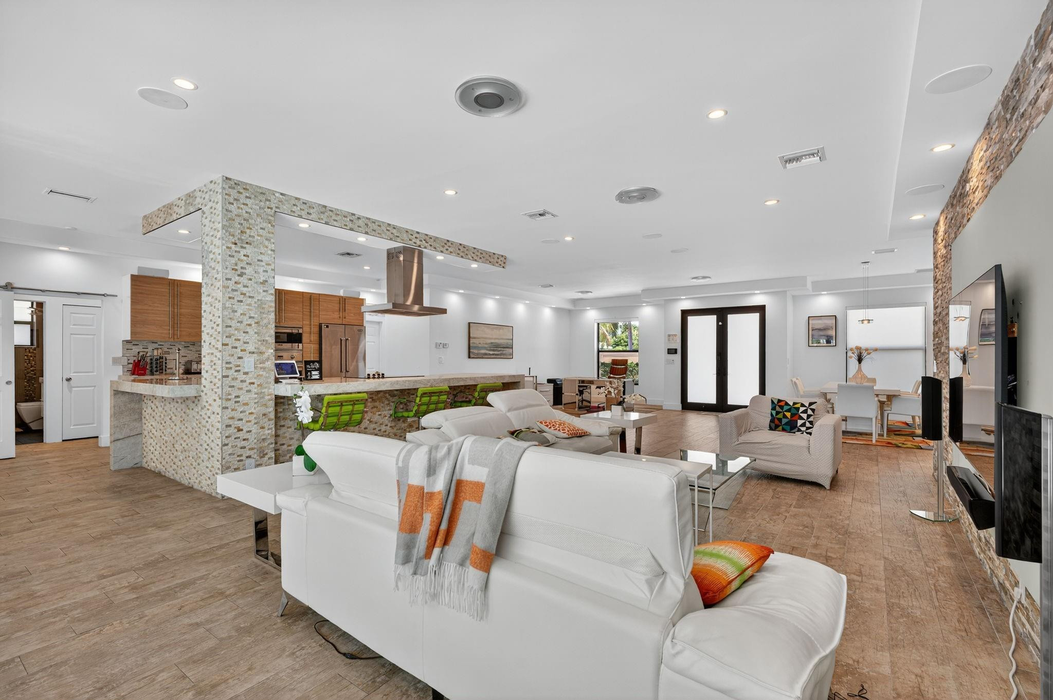 2460 NE 36th, Fort Lauderdale FL 33308