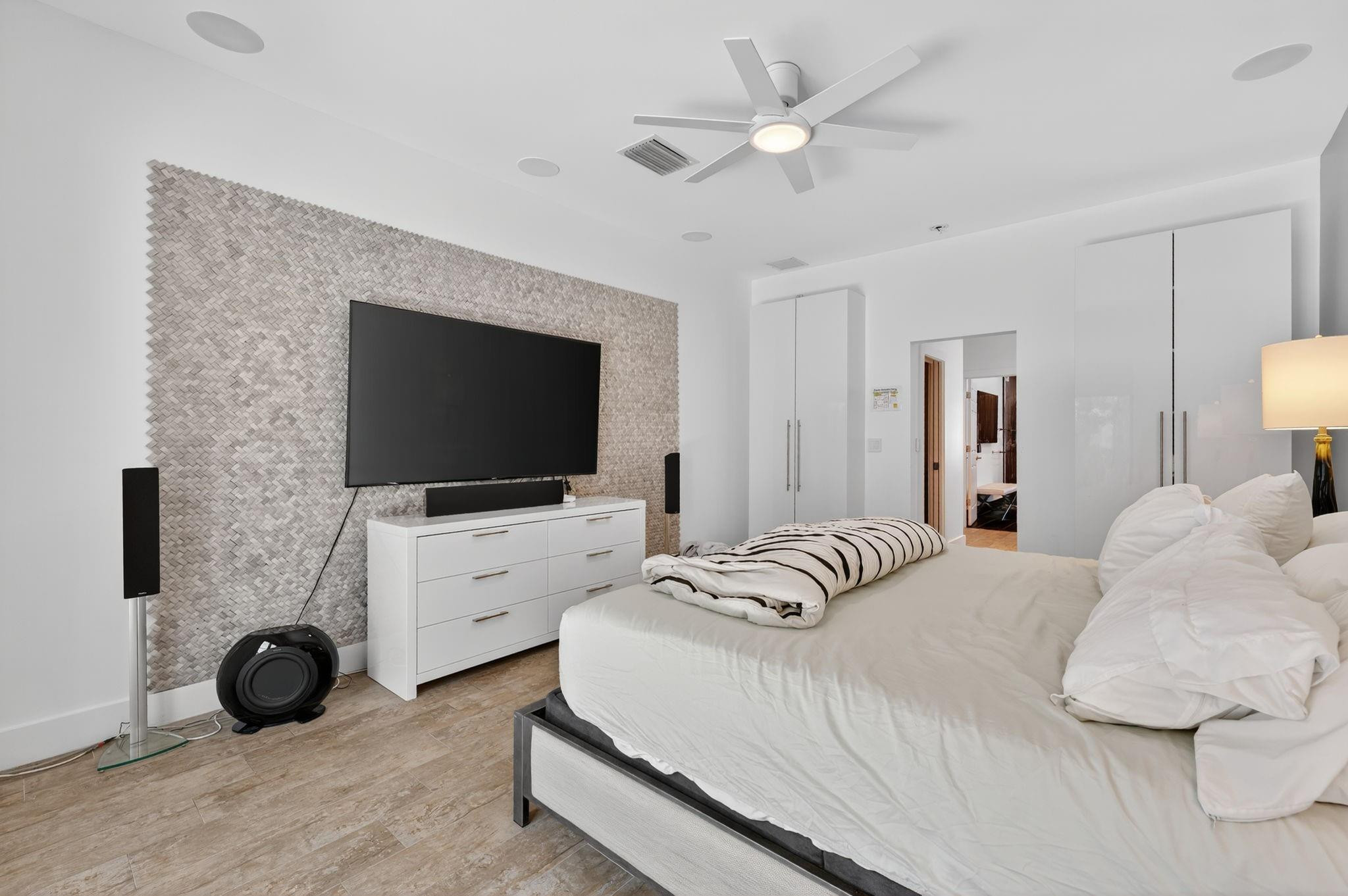 2460 NE 36th, Fort Lauderdale FL 33308