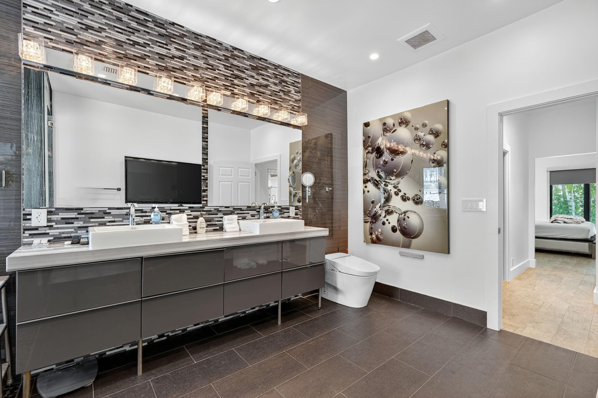 2460 NE 36th, Fort Lauderdale FL 33308