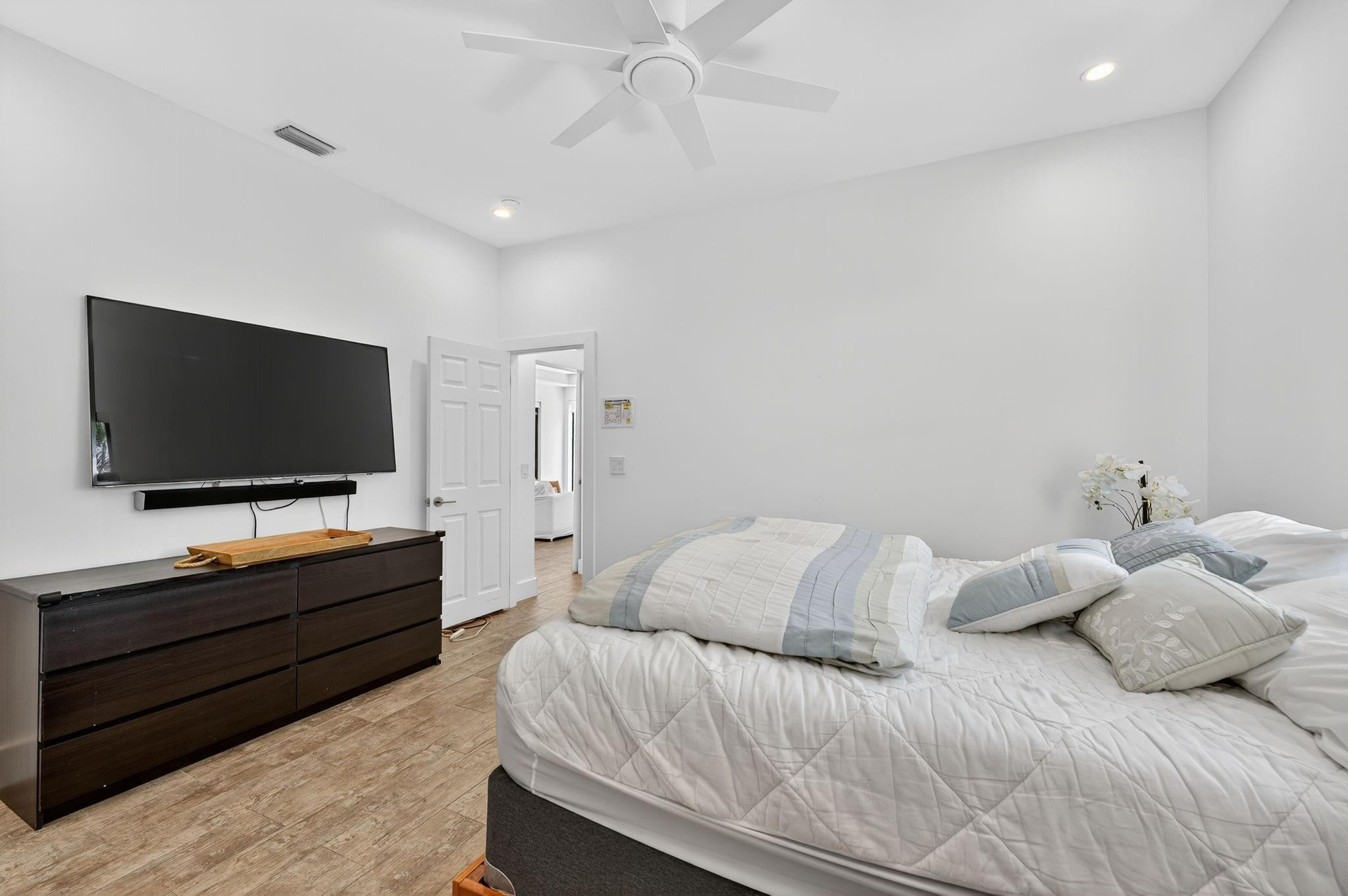 2460 NE 36th, Fort Lauderdale FL 33308
