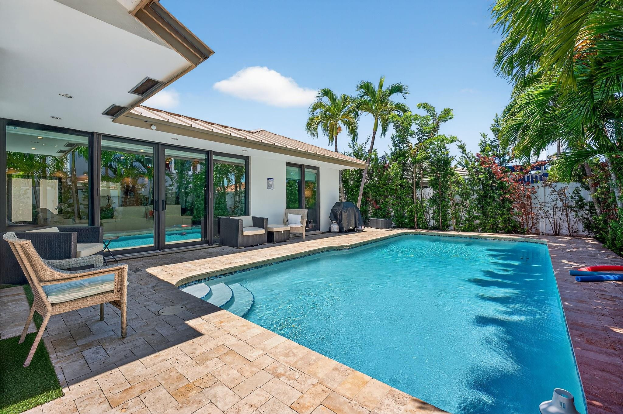 2460 NE 36th, Fort Lauderdale FL 33308