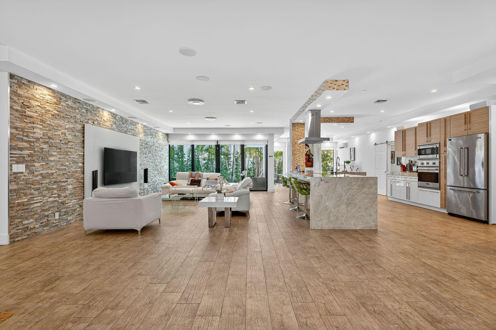 2460 NE 36th, Fort Lauderdale FL 33308