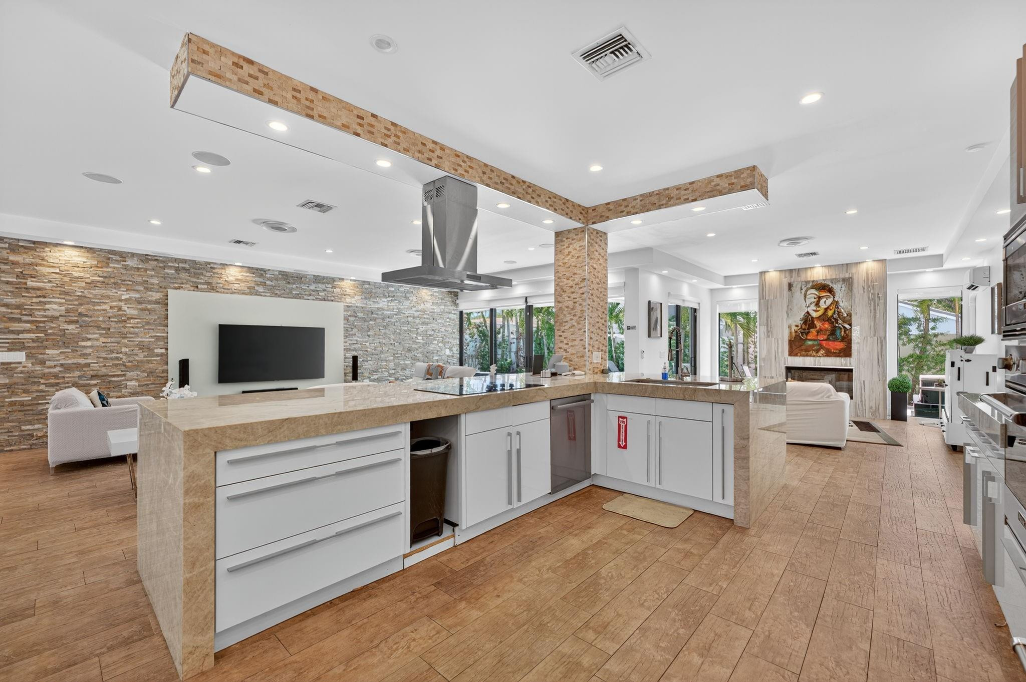 2460 NE 36th, Fort Lauderdale FL 33308