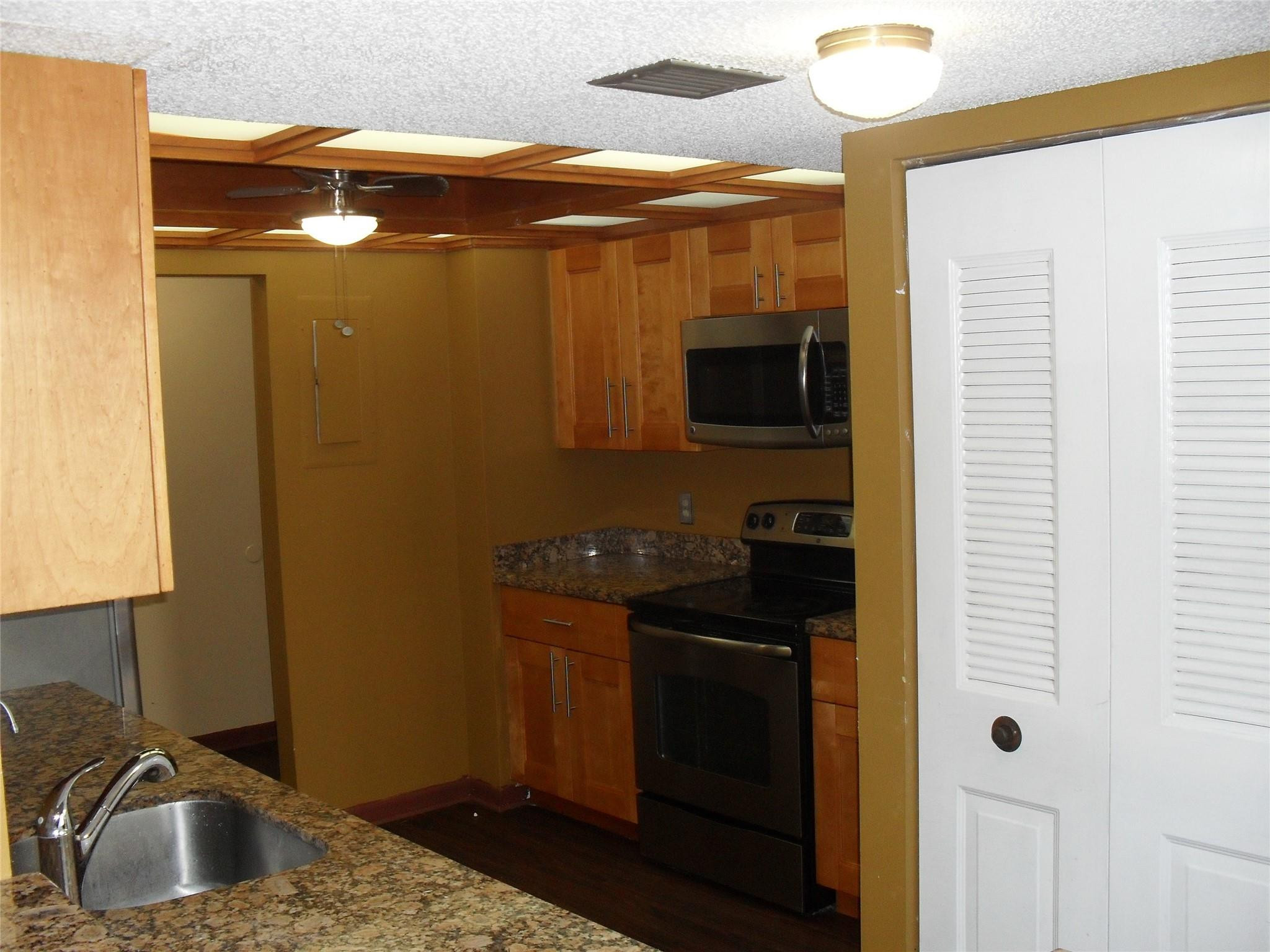 5530 NW 44th #418c, Lauderhill FL 33319