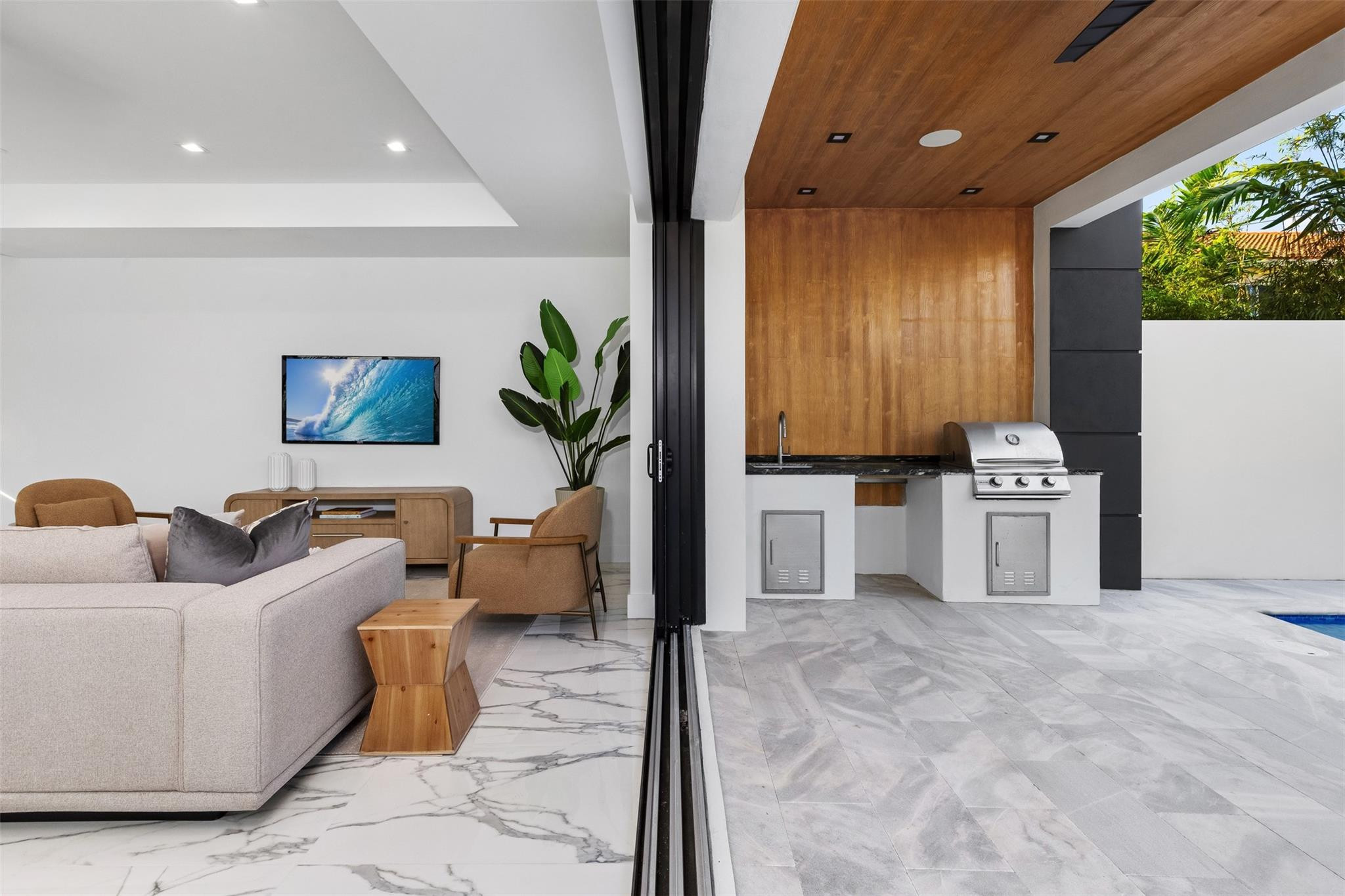 1621 E Broward, Fort Lauderdale FL 33301