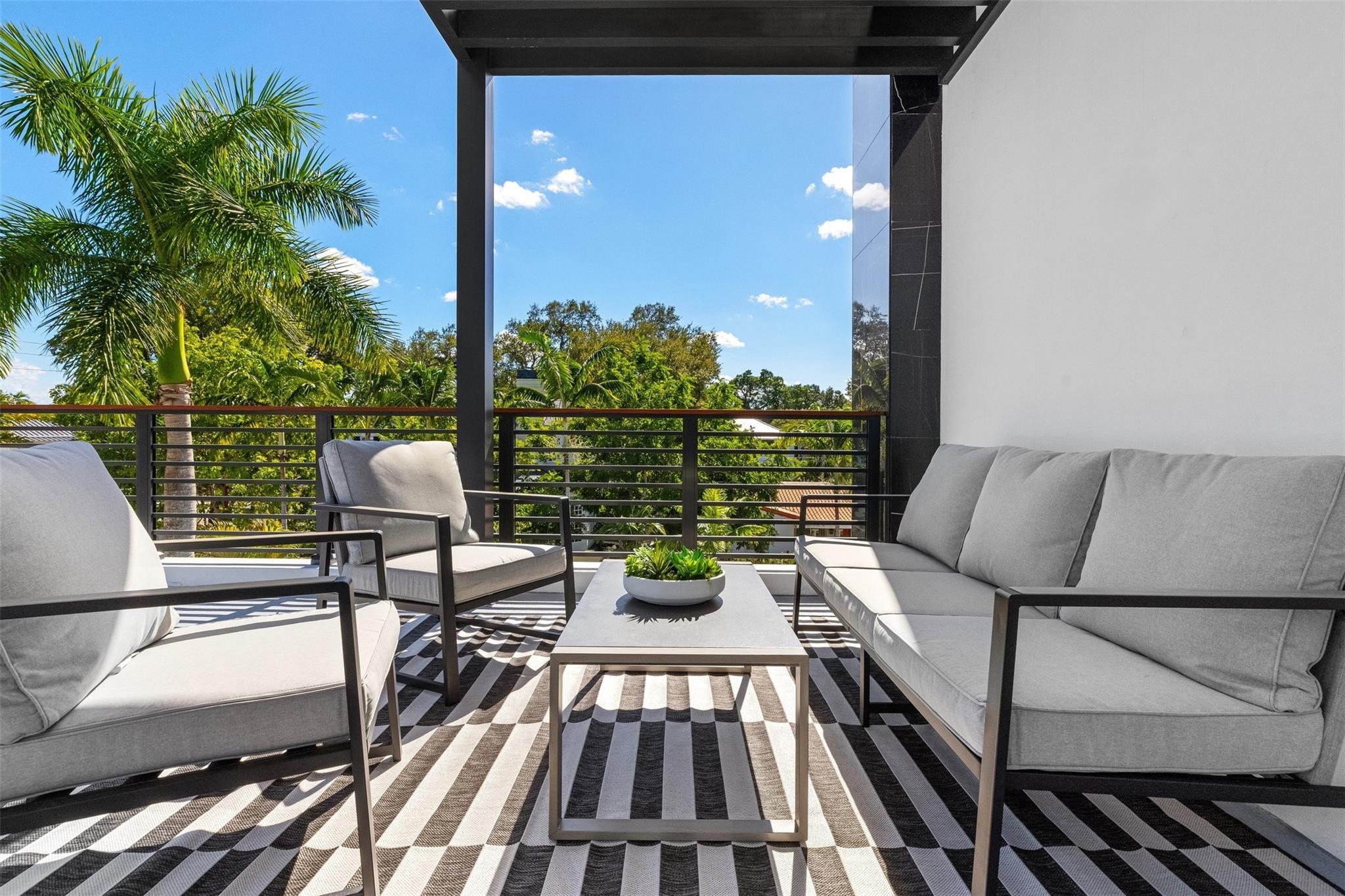 1621 E Broward, Fort Lauderdale FL 33301