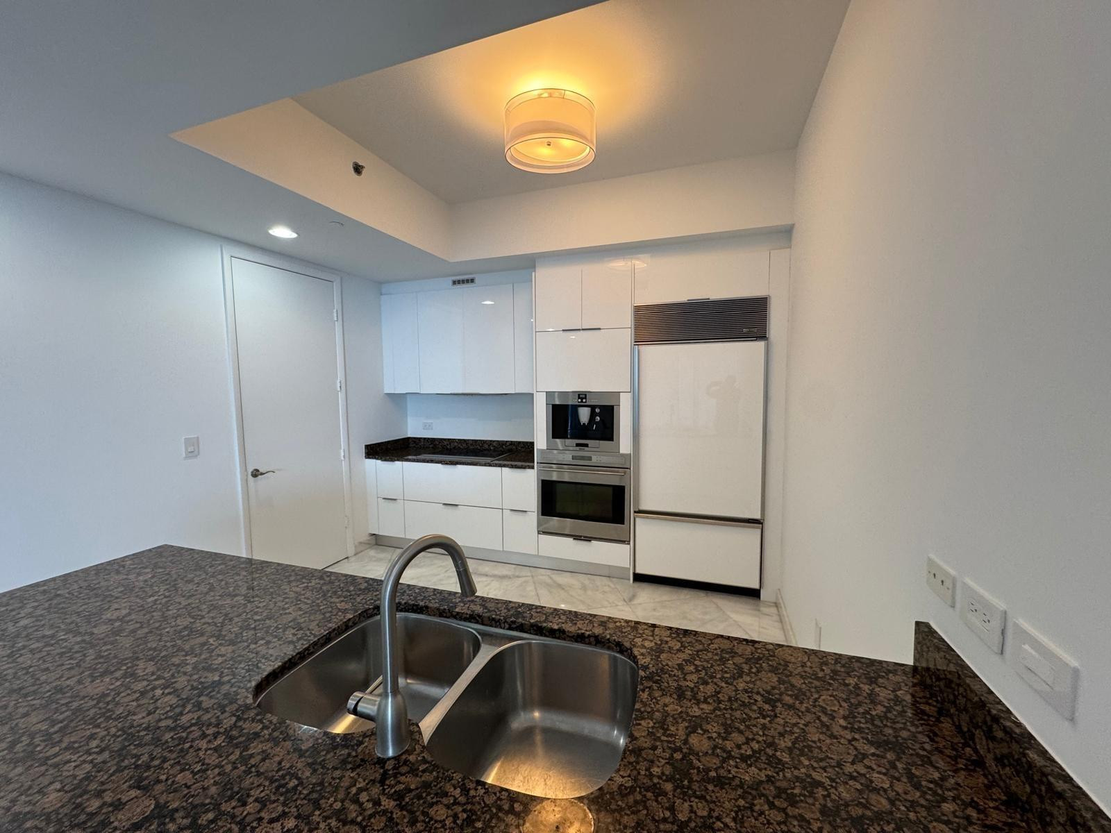 16001 Collins #2207, Sunny Isles Beach FL 33160