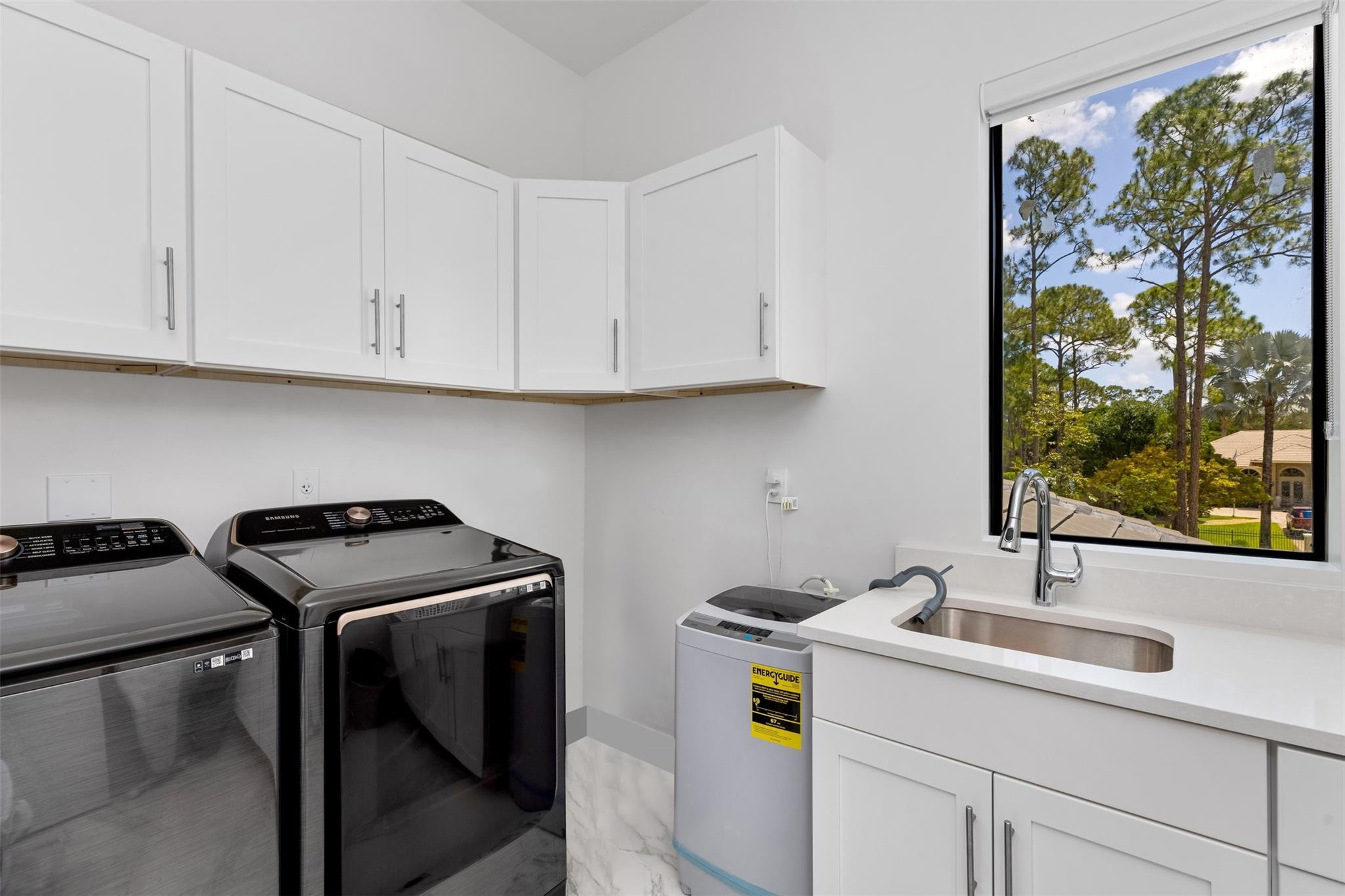 5951 NW 72, Parkland FL 33067