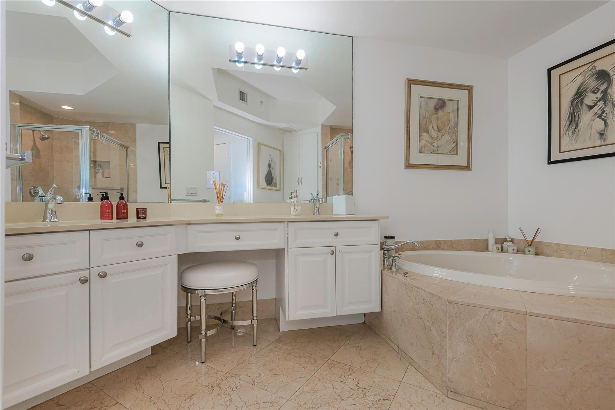 111 SE 8th #705, Fort Lauderdale FL 33301