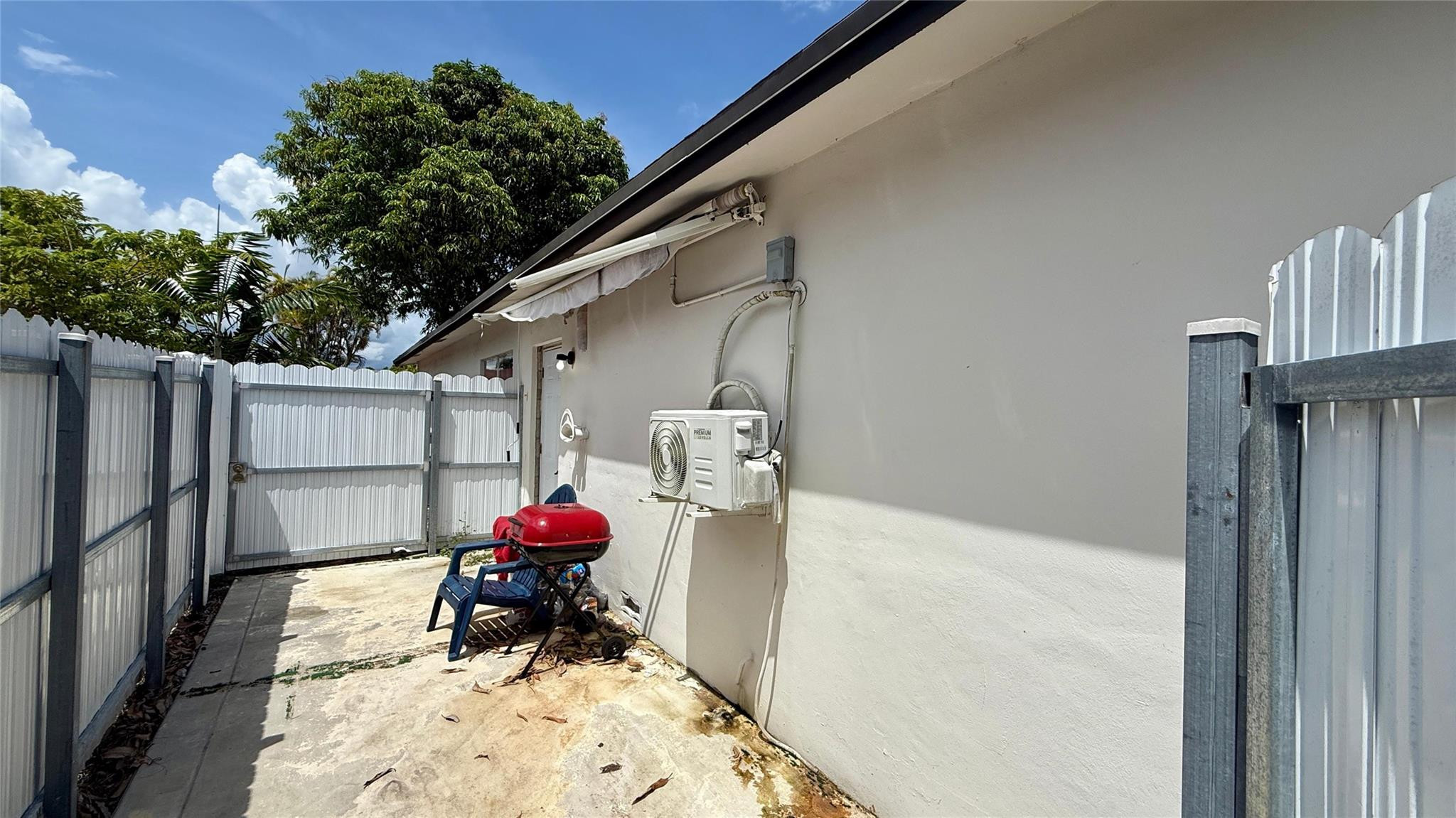 8231 SW 9th, North Lauderdale FL 33068
