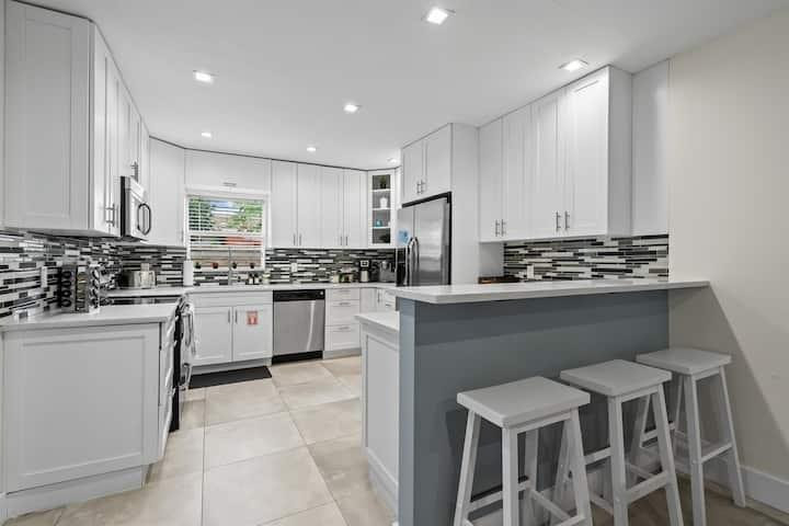 1949 Windward, Lauderdale By The Sea FL 33062