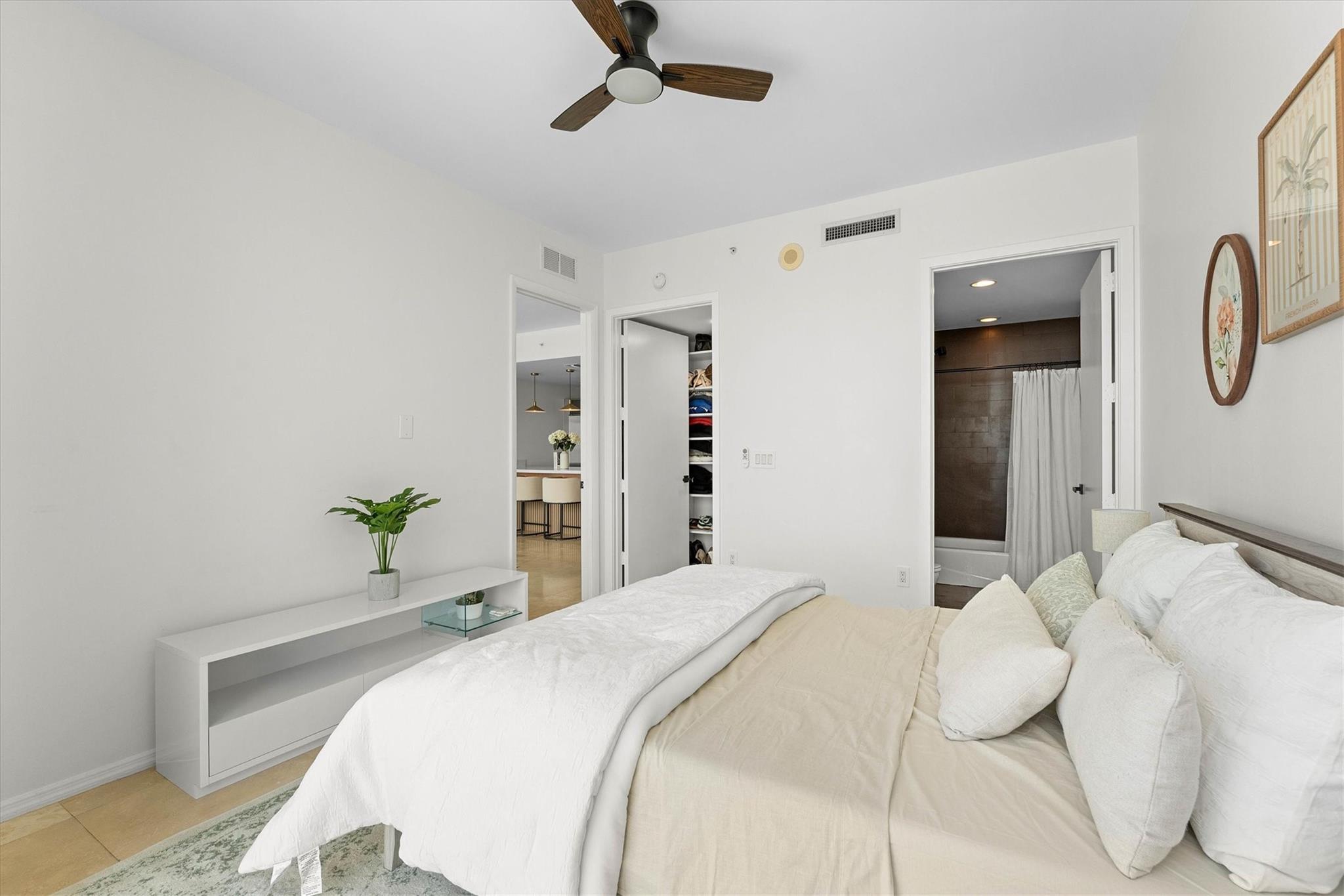 1040 Biscayne Blvd #3906, Miami FL 33132