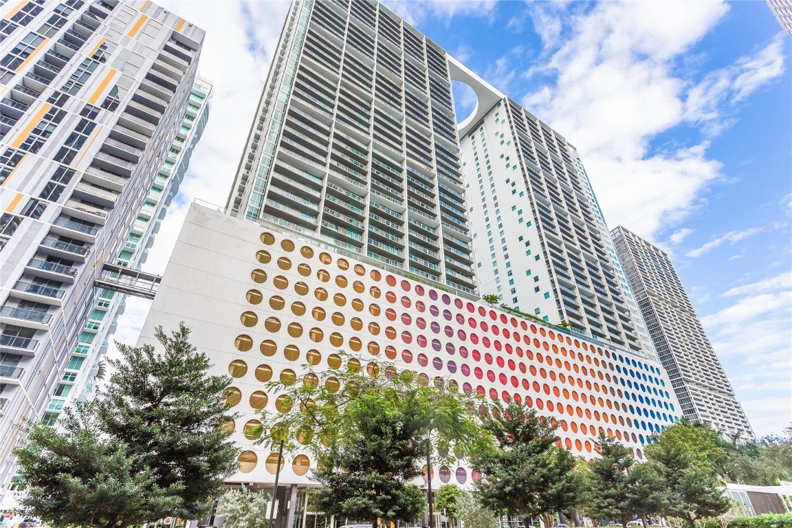 55 SE 6th #3500, Miami FL 33131