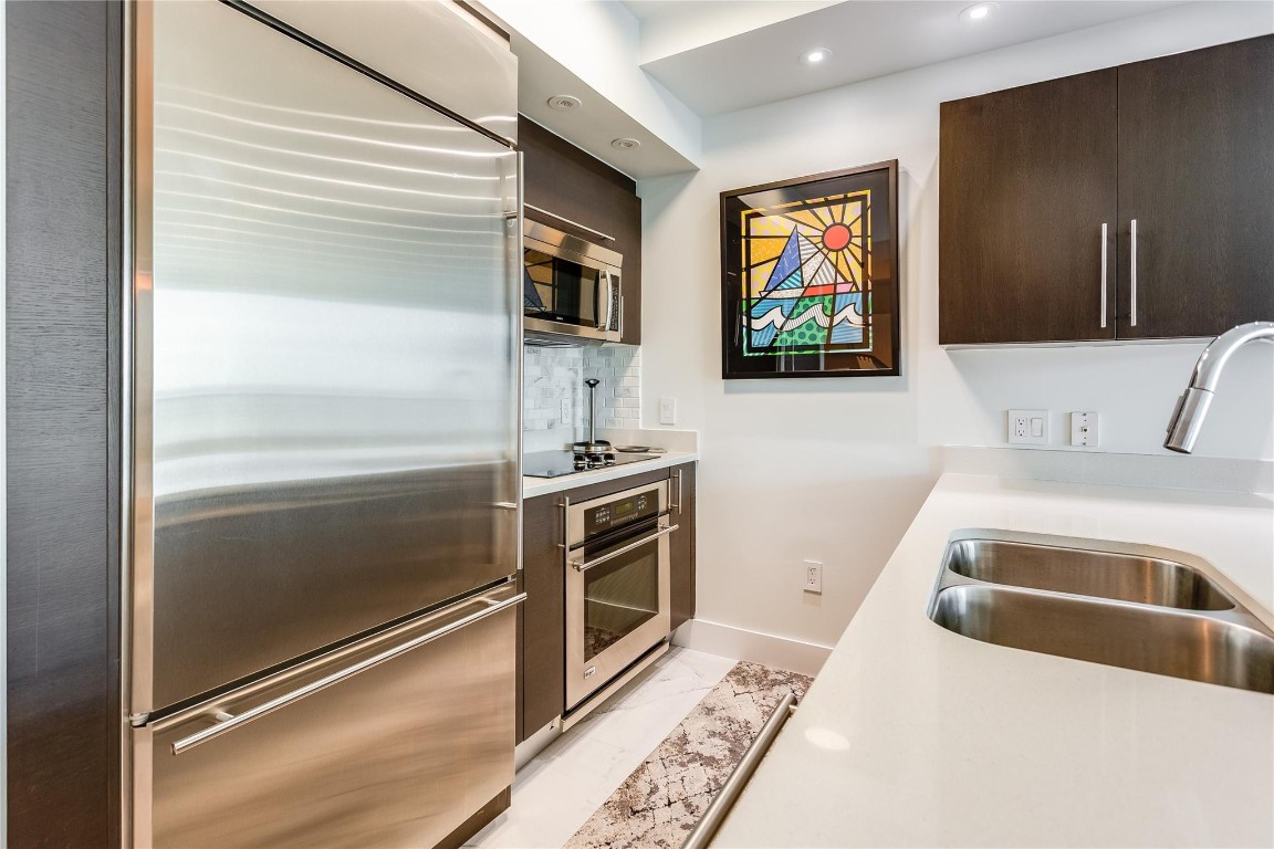 55 SE 6th #3500, Miami FL 33131