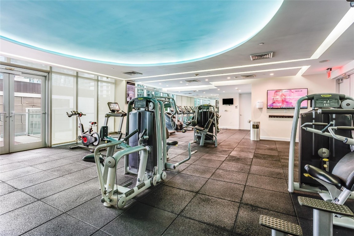 55 SE 6th #3500, Miami FL 33131