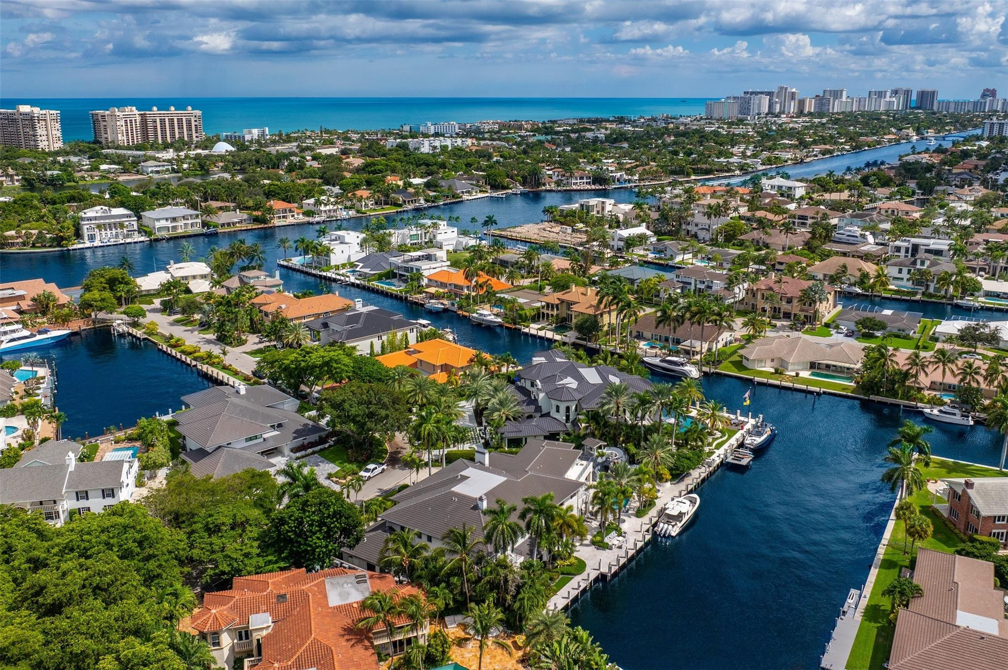 11 Bay Colony, Fort Lauderdale FL 33308