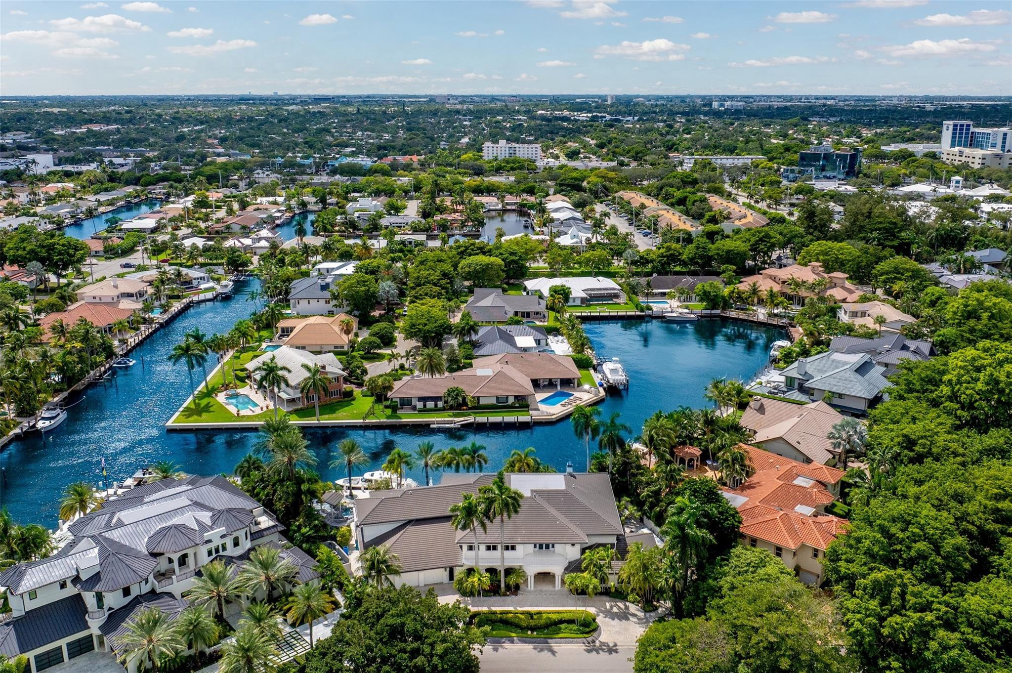 11 Bay Colony, Fort Lauderdale FL 33308