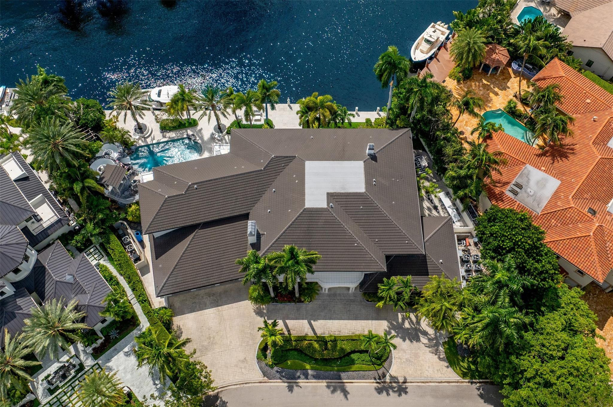 11 Bay Colony, Fort Lauderdale FL 33308