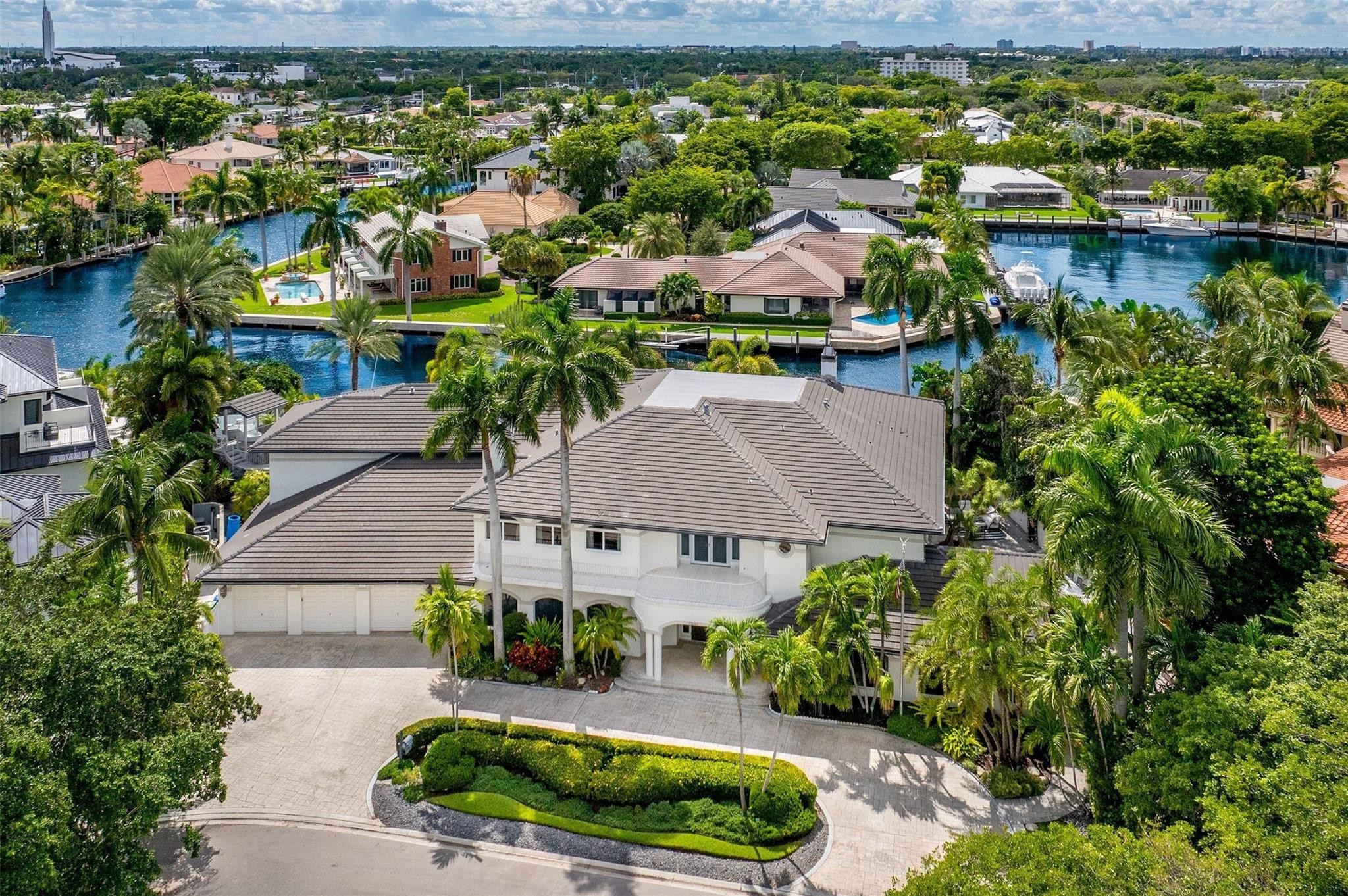 11 Bay Colony, Fort Lauderdale FL 33308