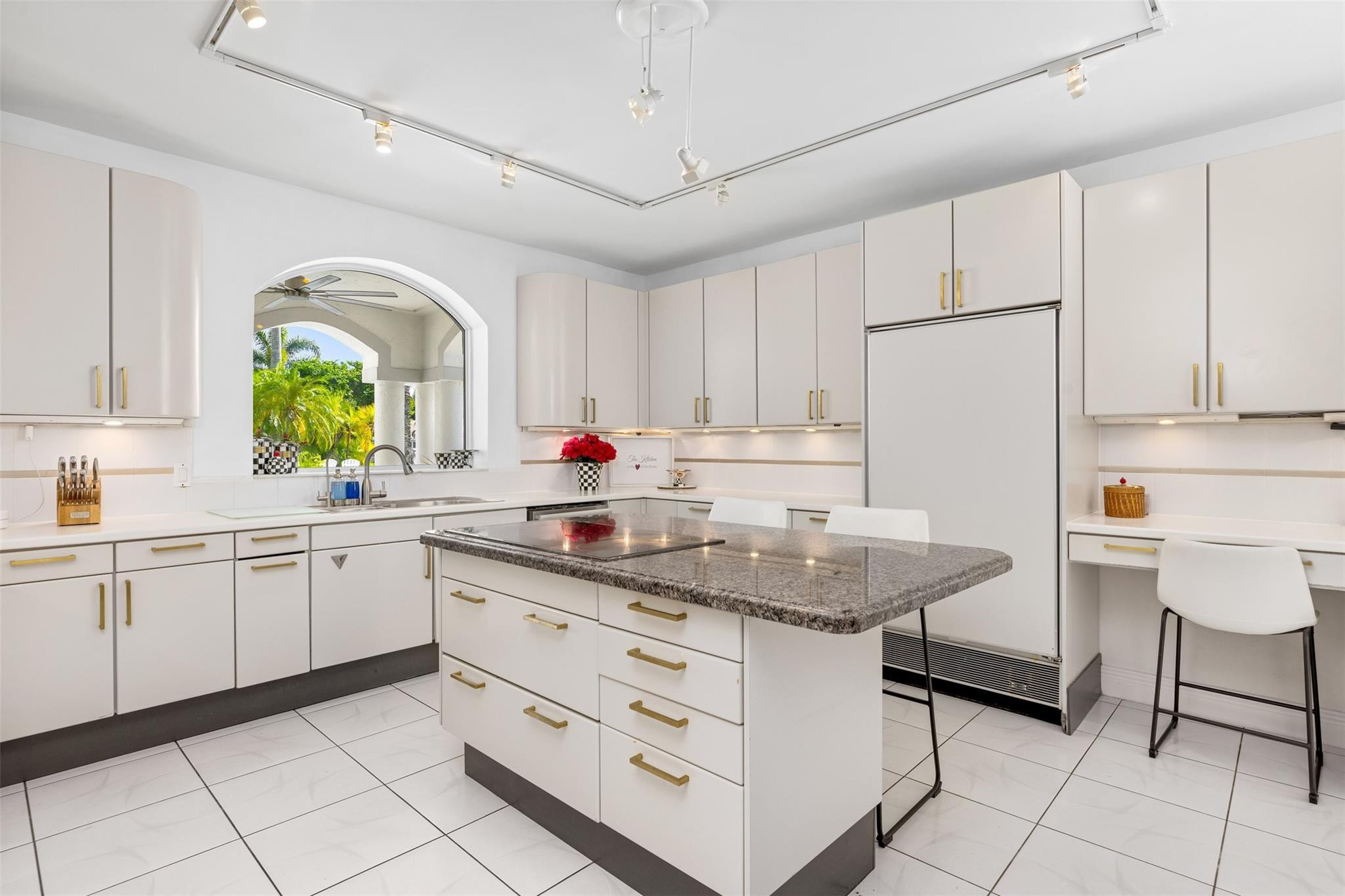 11 Bay Colony, Fort Lauderdale FL 33308