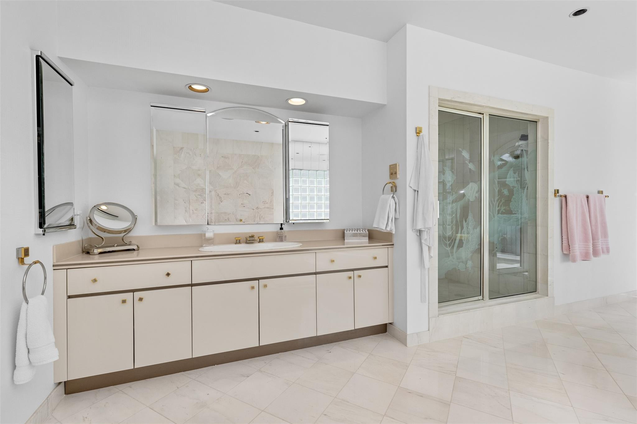 11 Bay Colony, Fort Lauderdale FL 33308
