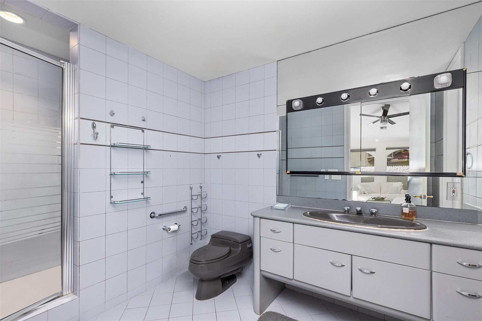 11 Bay Colony, Fort Lauderdale FL 33308