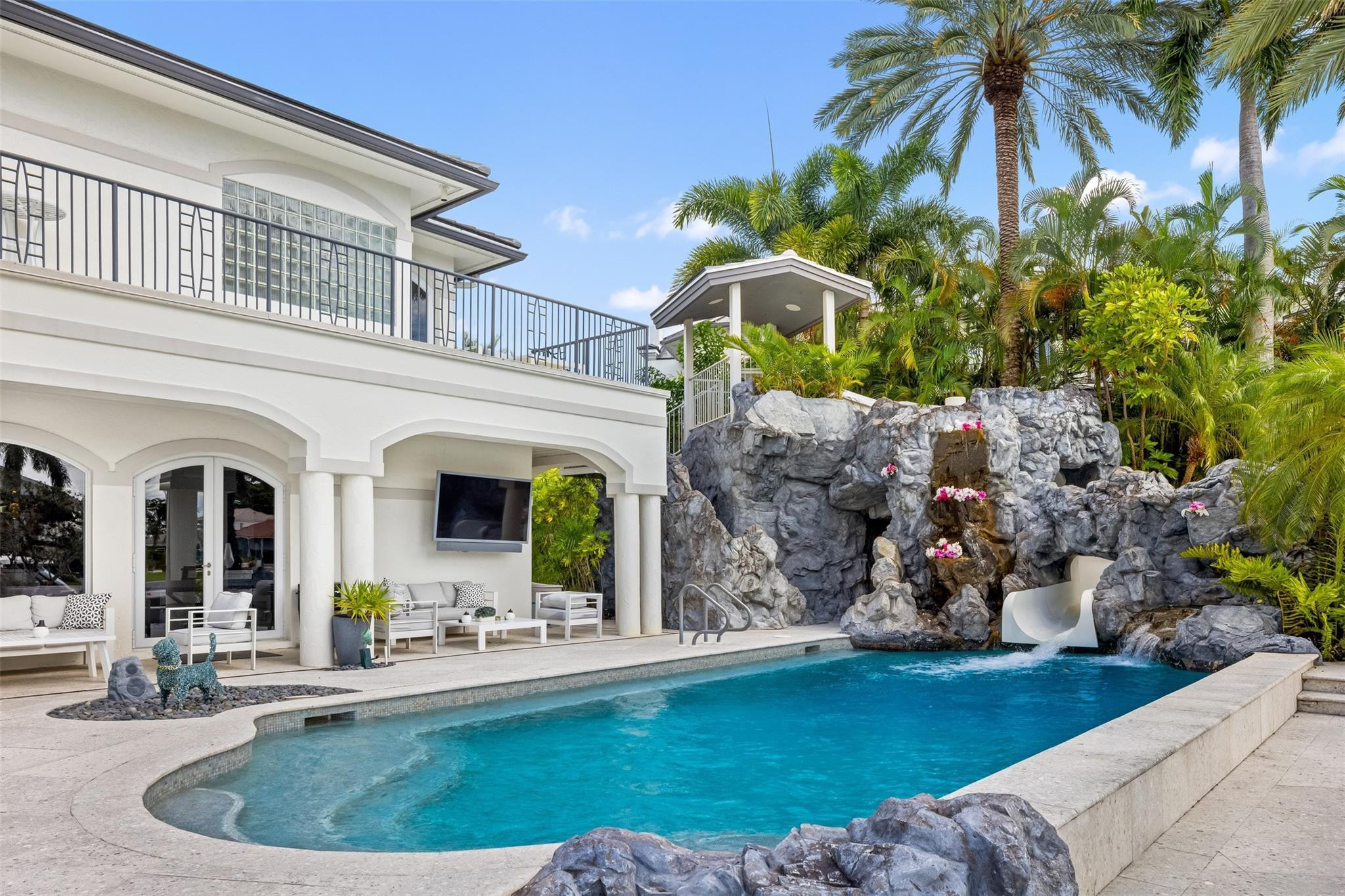 11 Bay Colony, Fort Lauderdale FL 33308