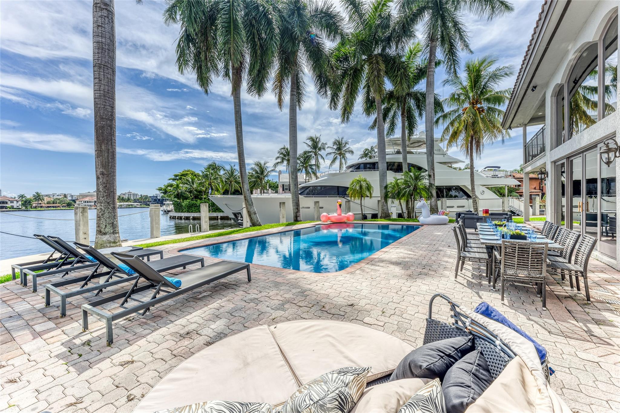 616 1st Key, Fort Lauderdale FL 33304