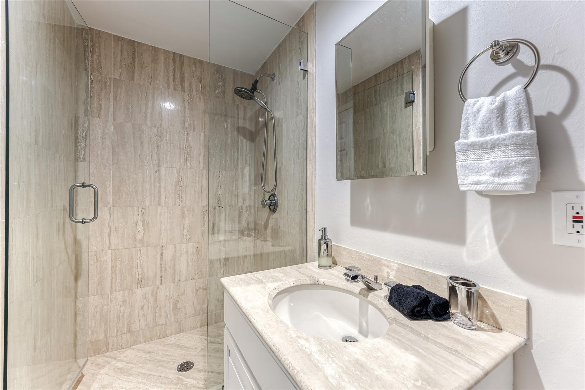 616 1st Key, Fort Lauderdale FL 33304