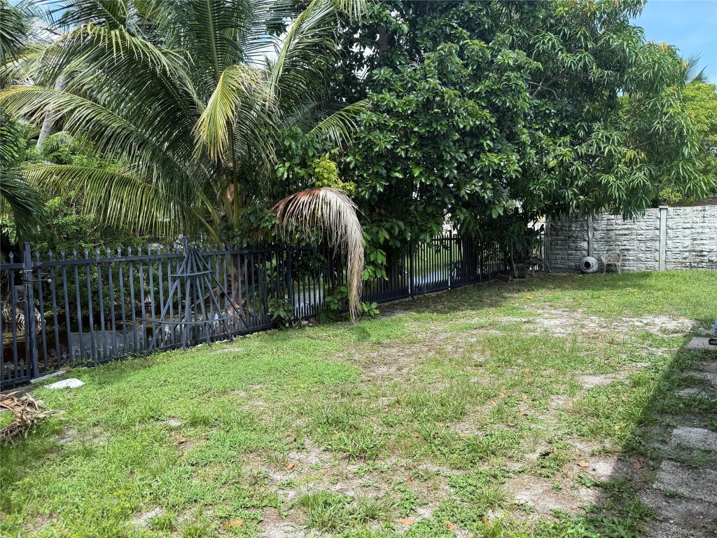 8121 SW 8th, North Lauderdale FL 33068